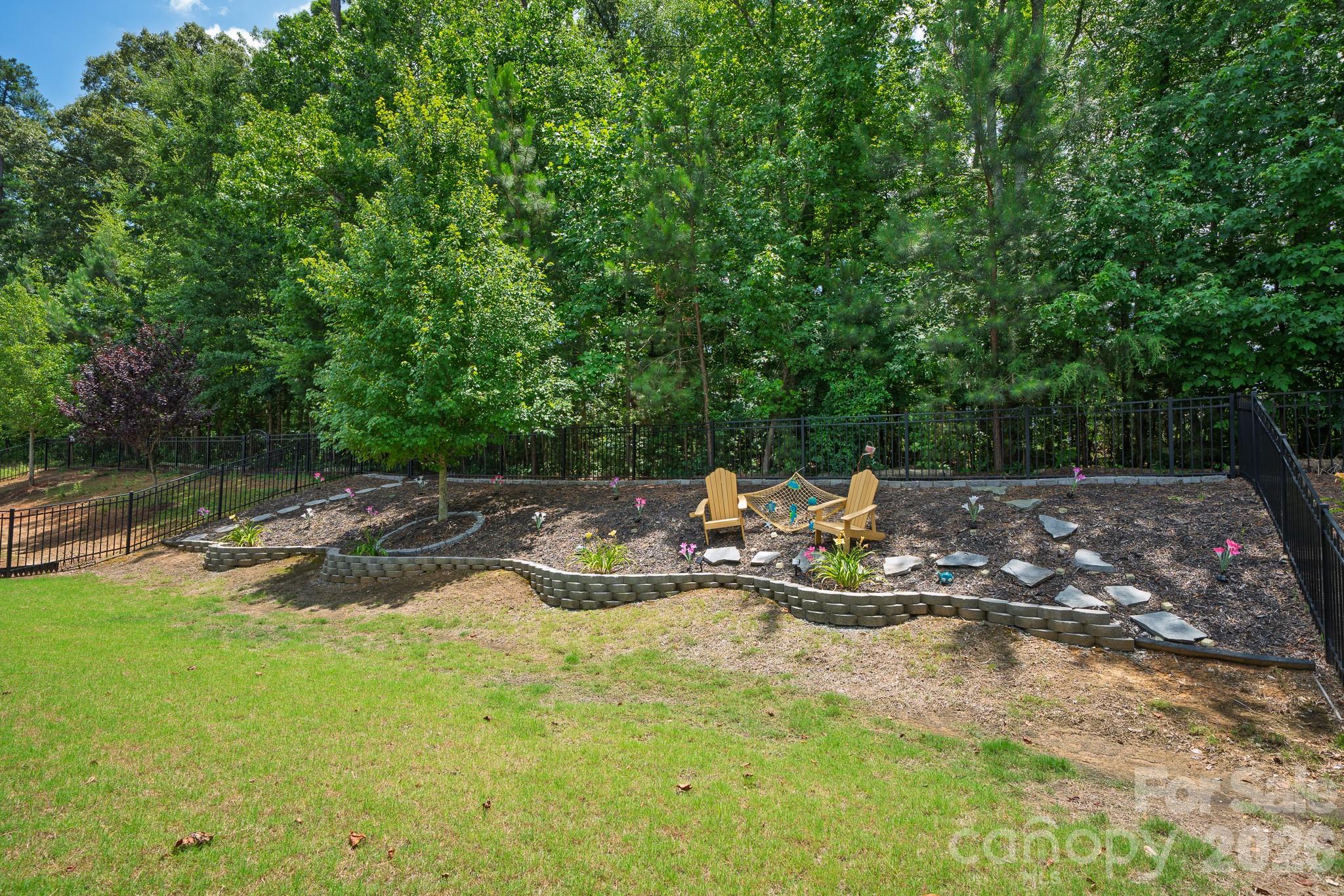 720 Yellow Jessamine Drive Property Photo 19