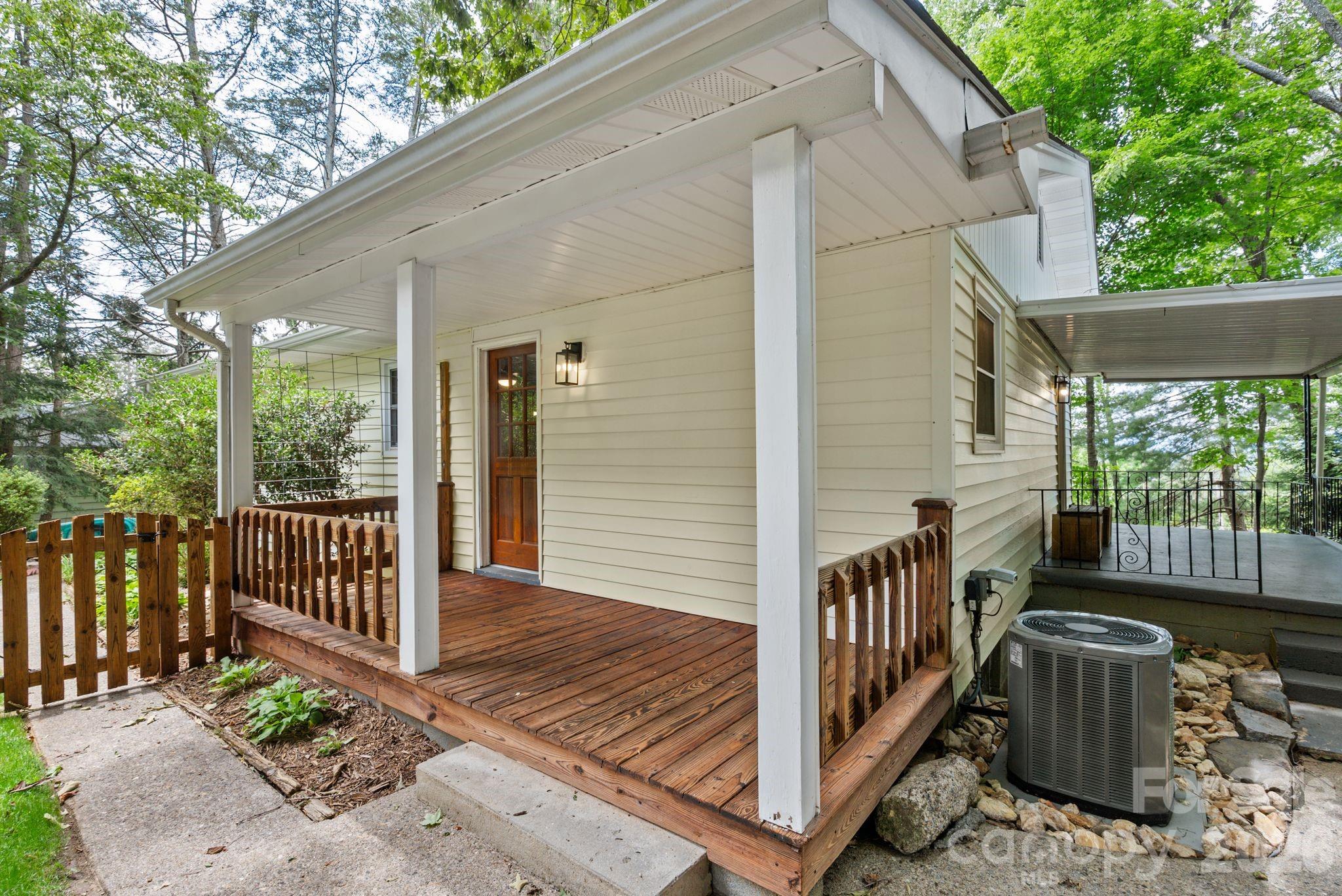 11 Von Ruck Court Property Photo 4