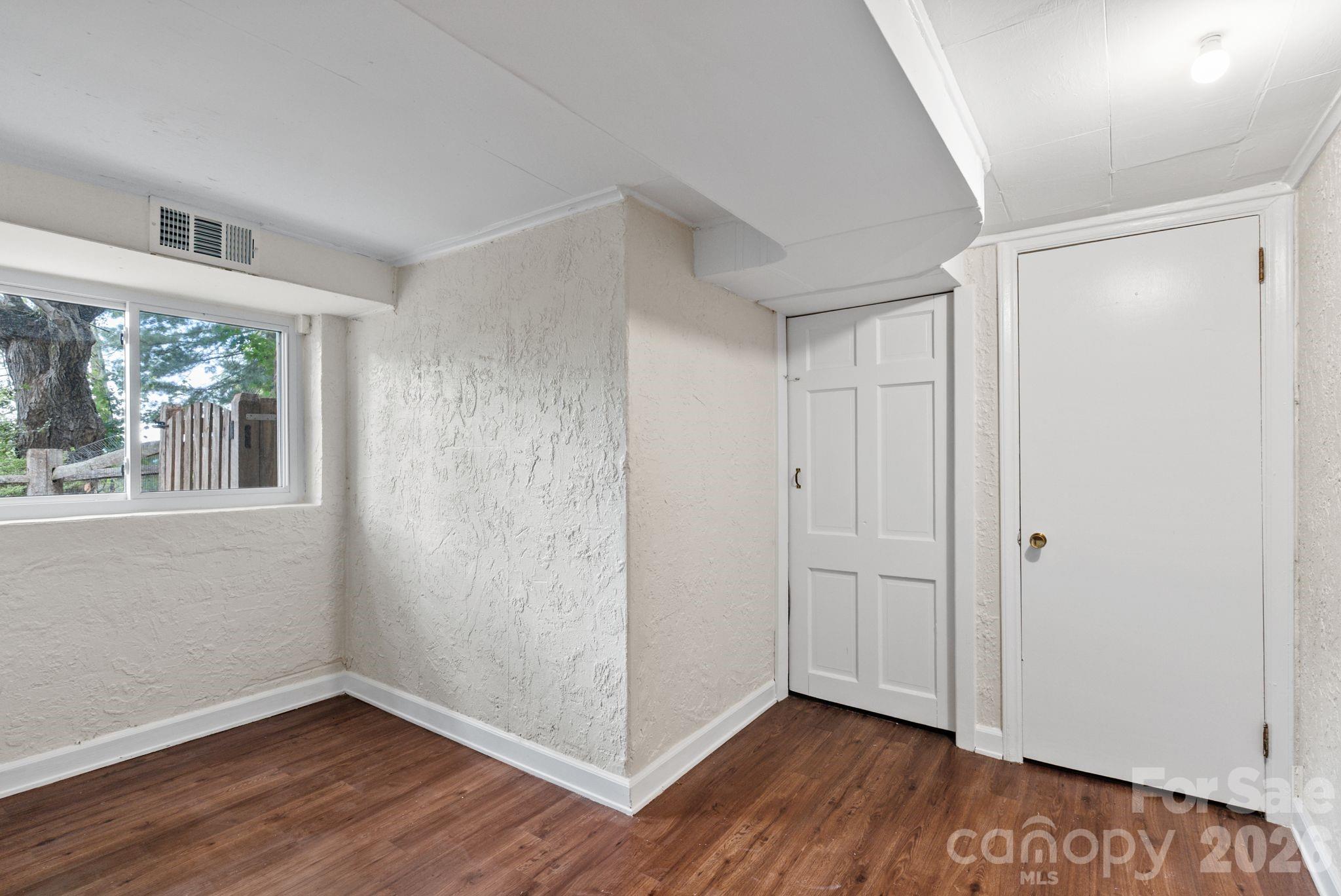 11 Von Ruck Court Property Photo 32