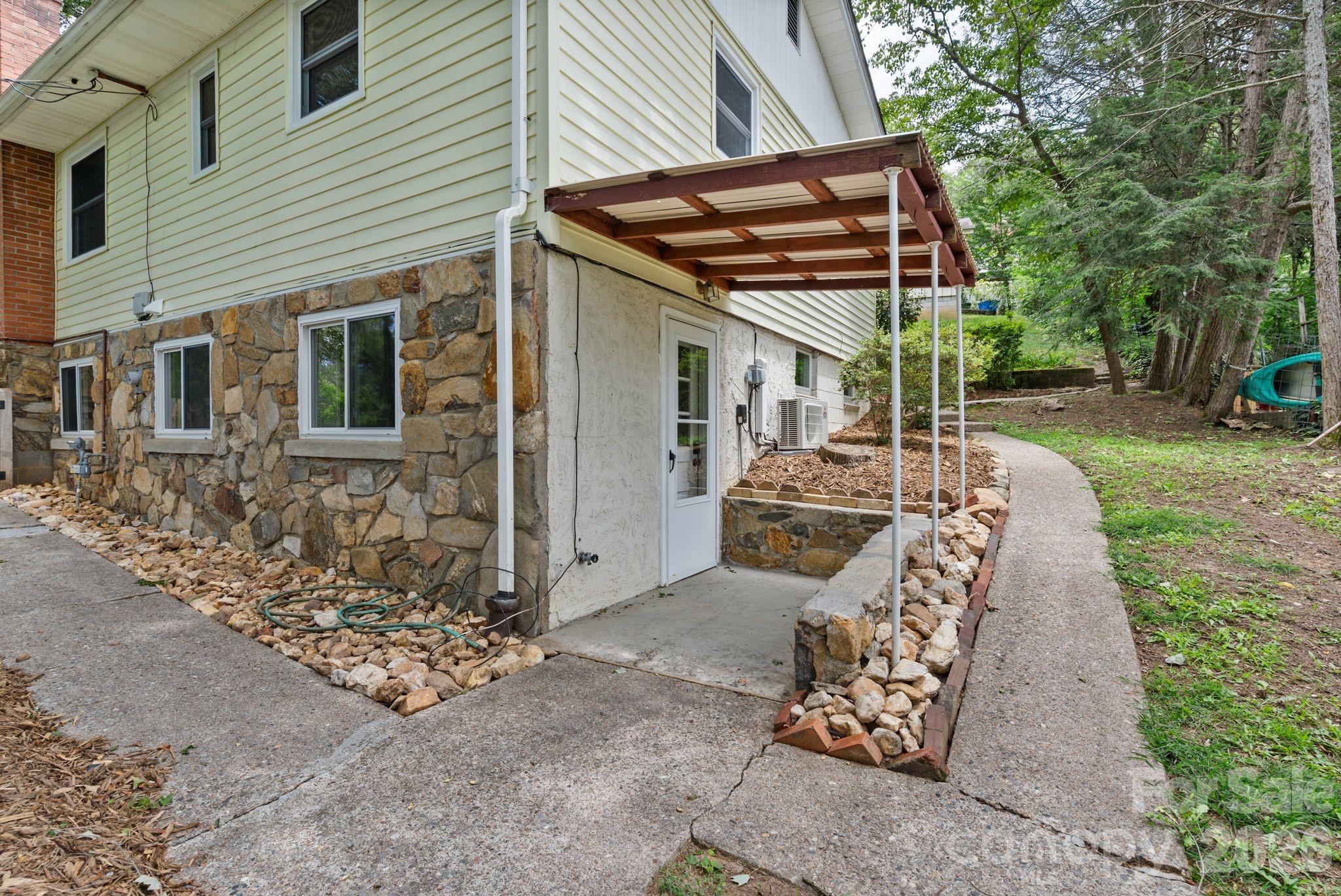 11 Von Ruck Court Property Photo 36