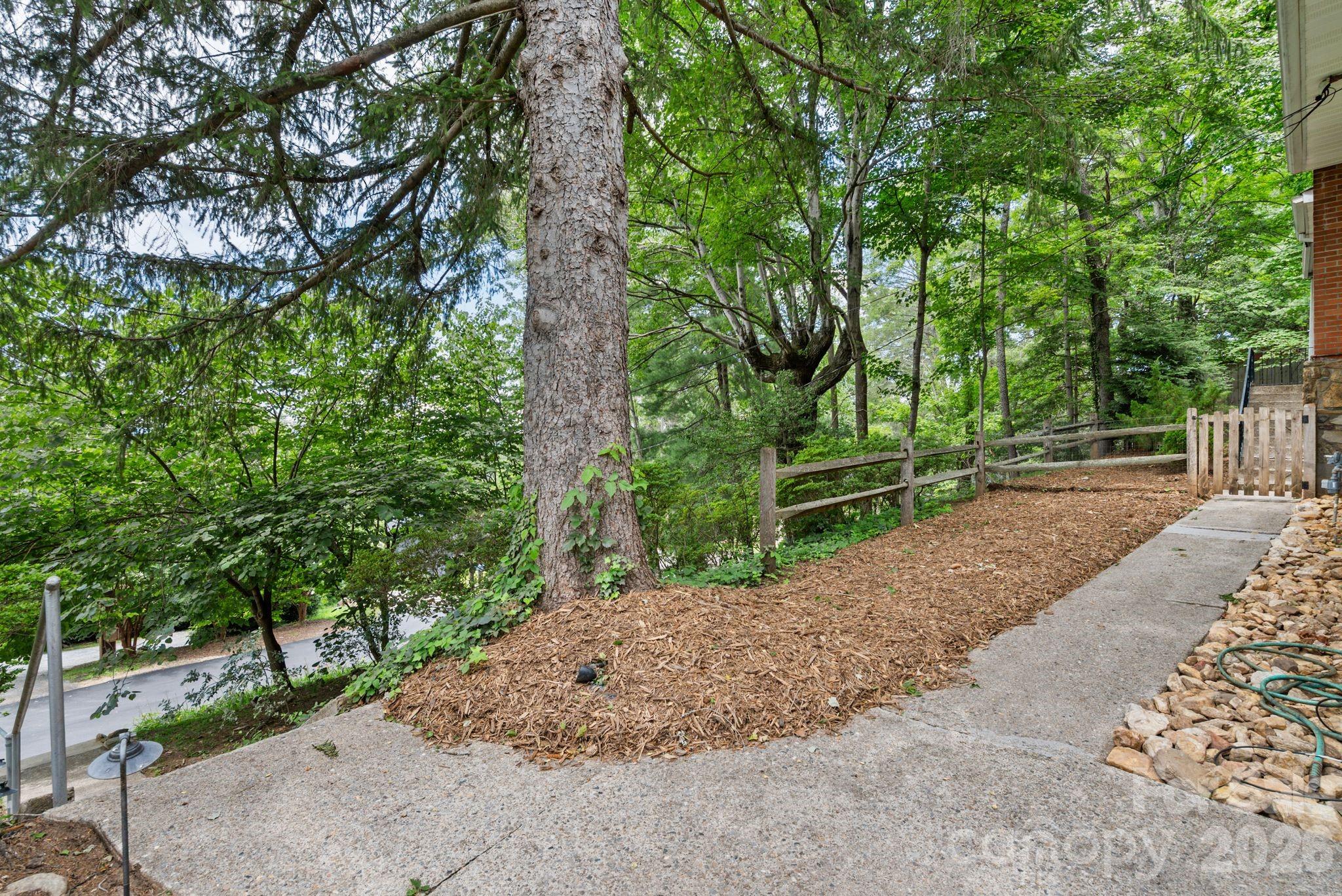11 Von Ruck Court Property Photo 37
