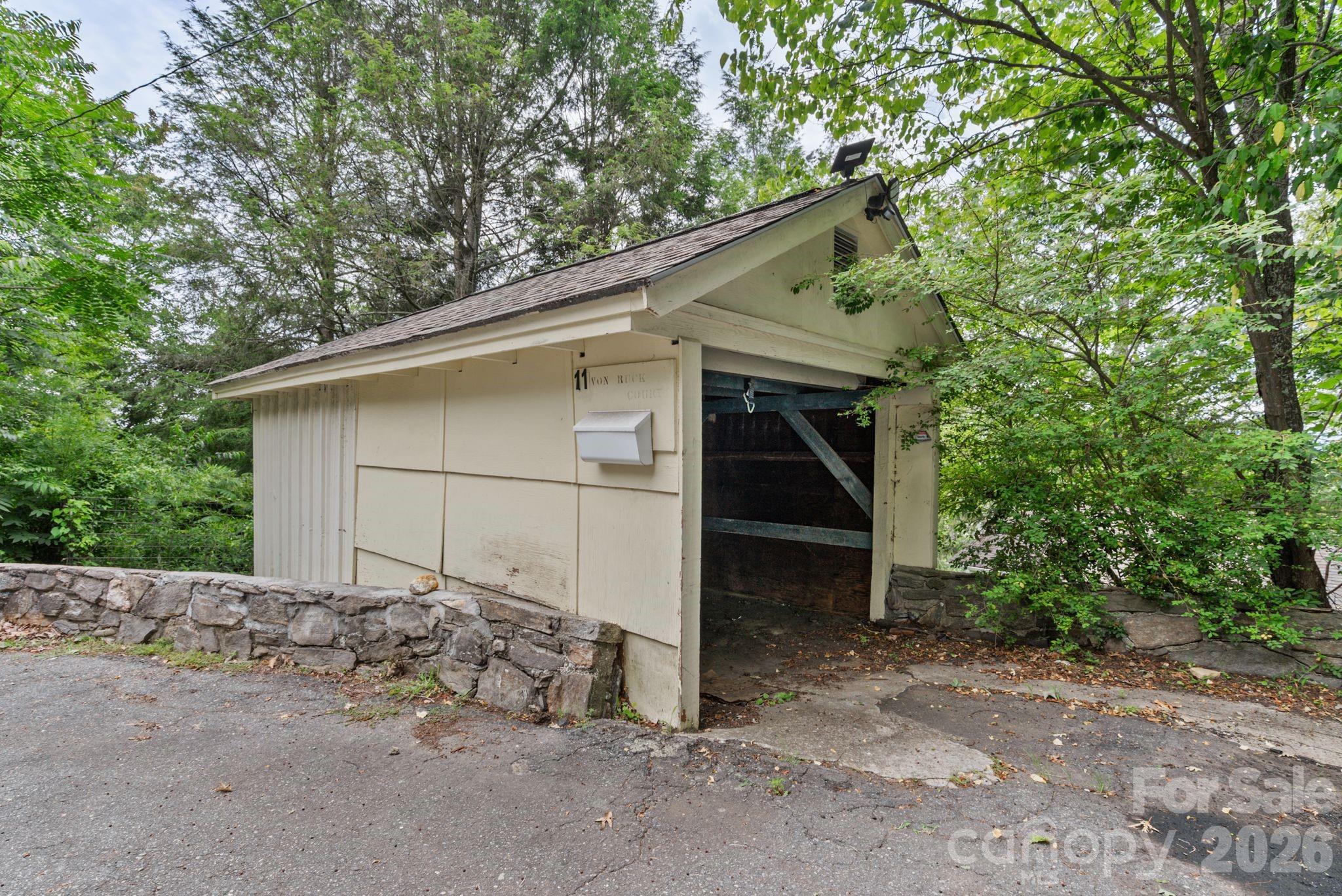 11 Von Ruck Court Property Photo 41