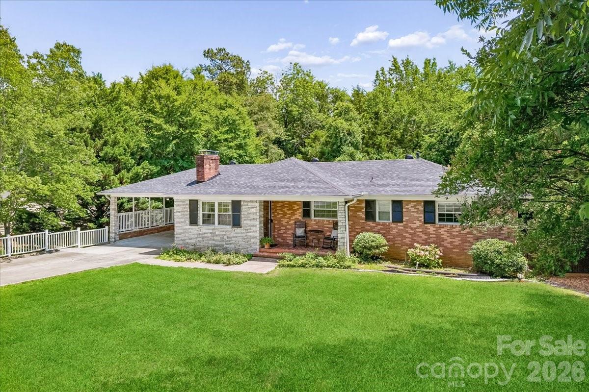 1135 Blueberry Lane Property Photo 3