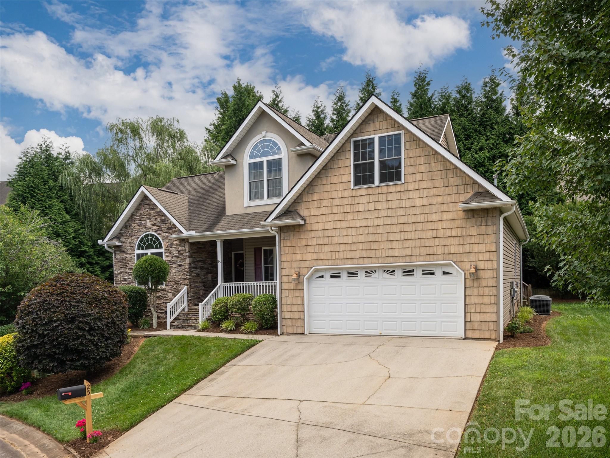 25 Driftstone Circle Property Photo 2