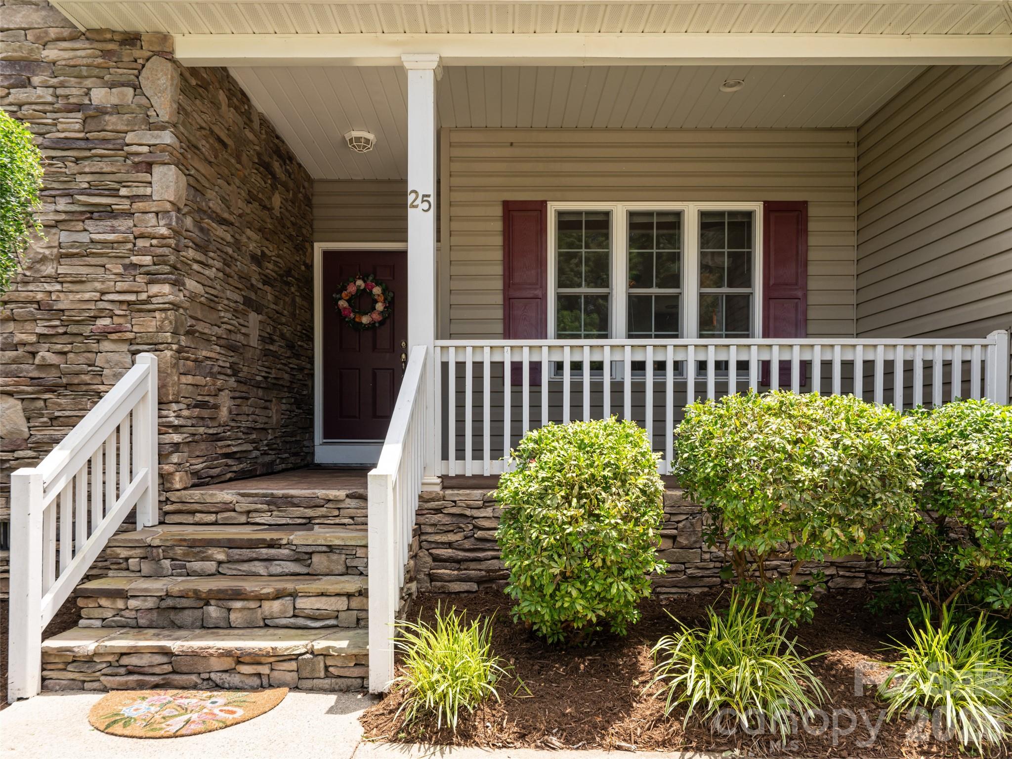 25 Driftstone Circle Property Photo 3