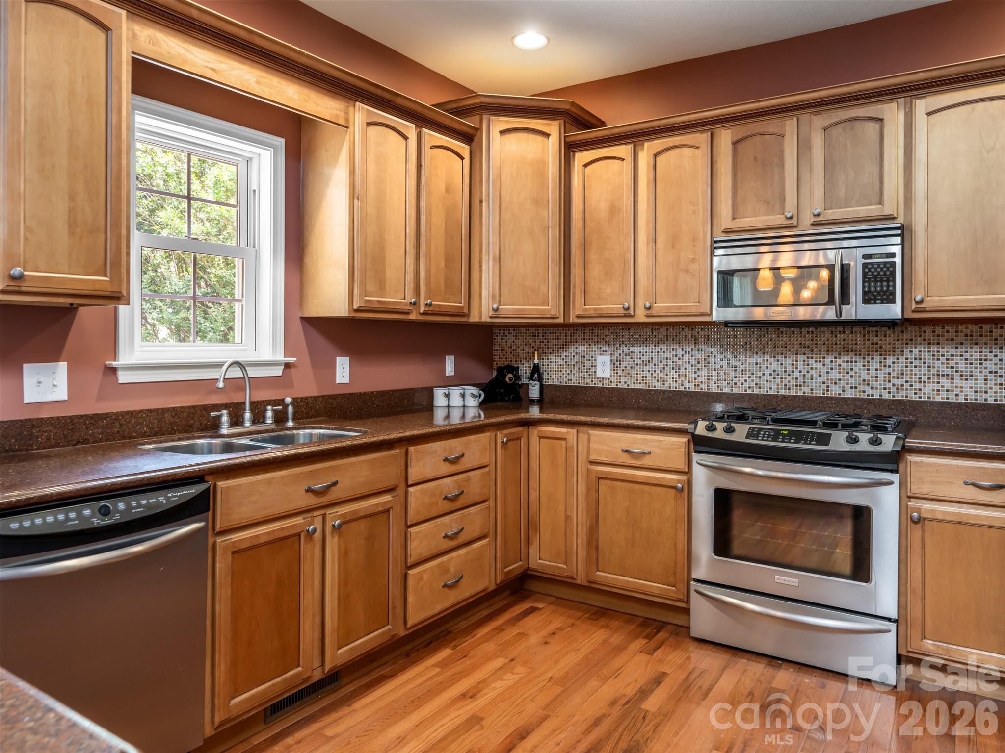 25 Driftstone Circle Property Photo 6