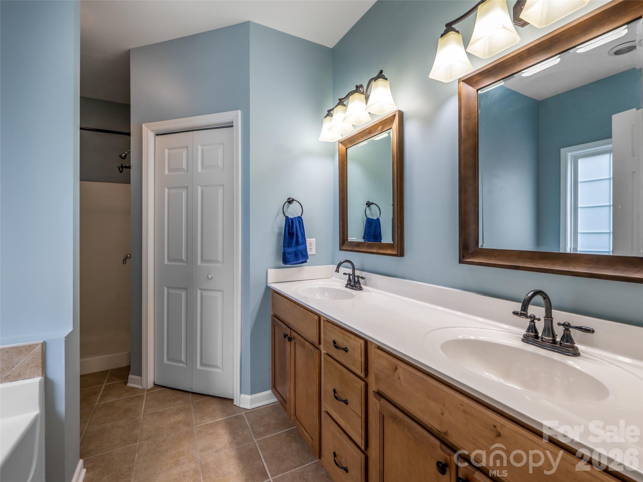 25 Driftstone Circle Property Photo 10
