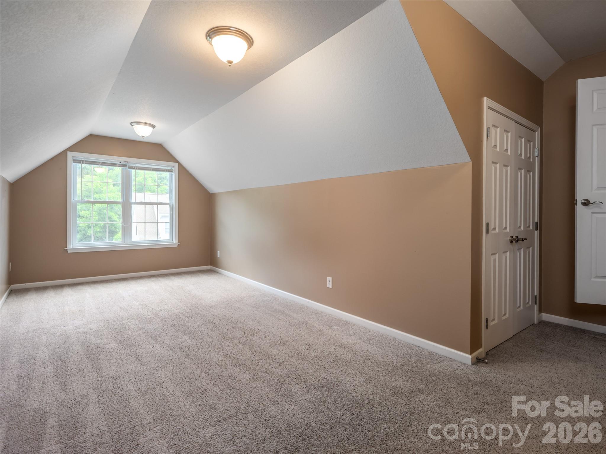 25 Driftstone Circle Property Photo 18