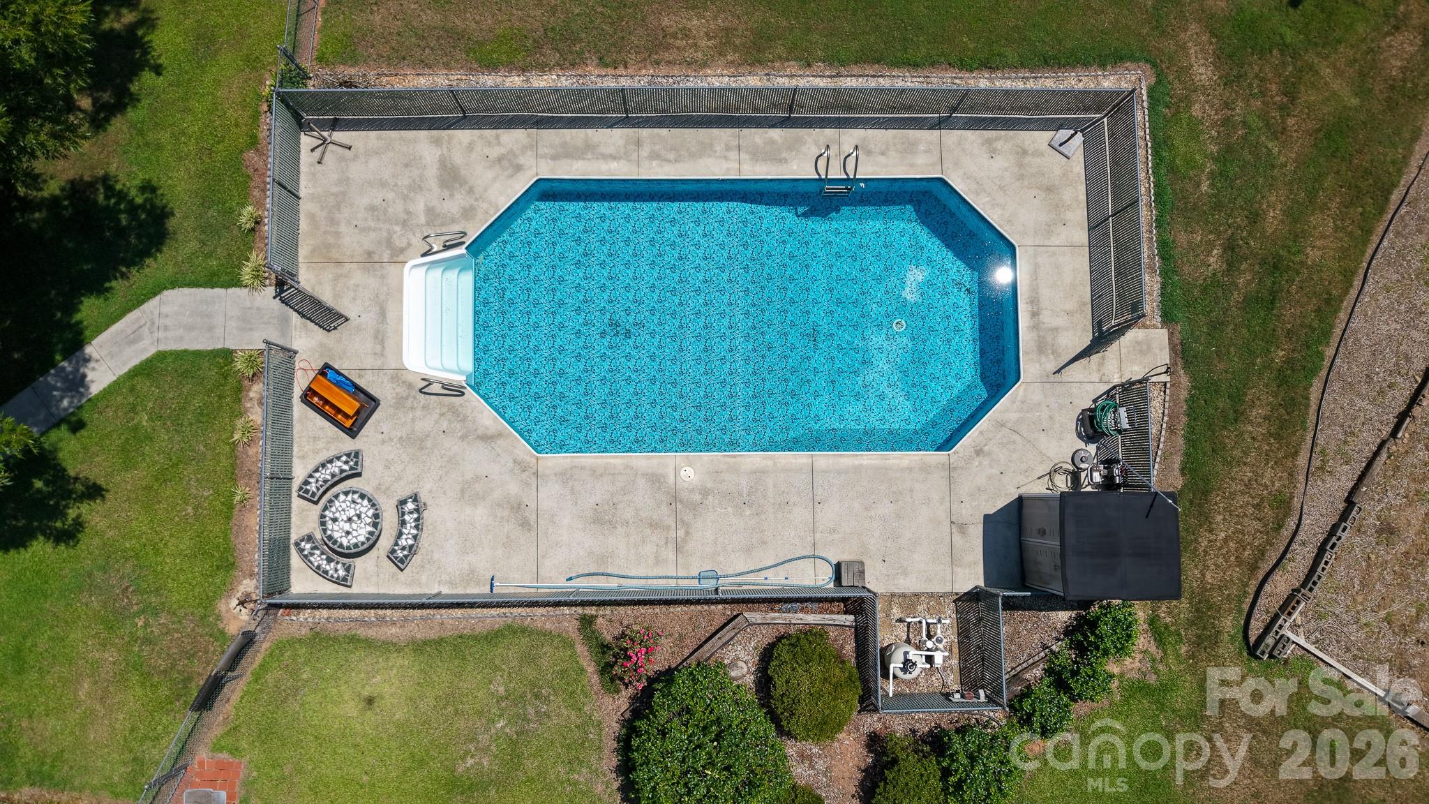 390 Airport Road Property Photo 4