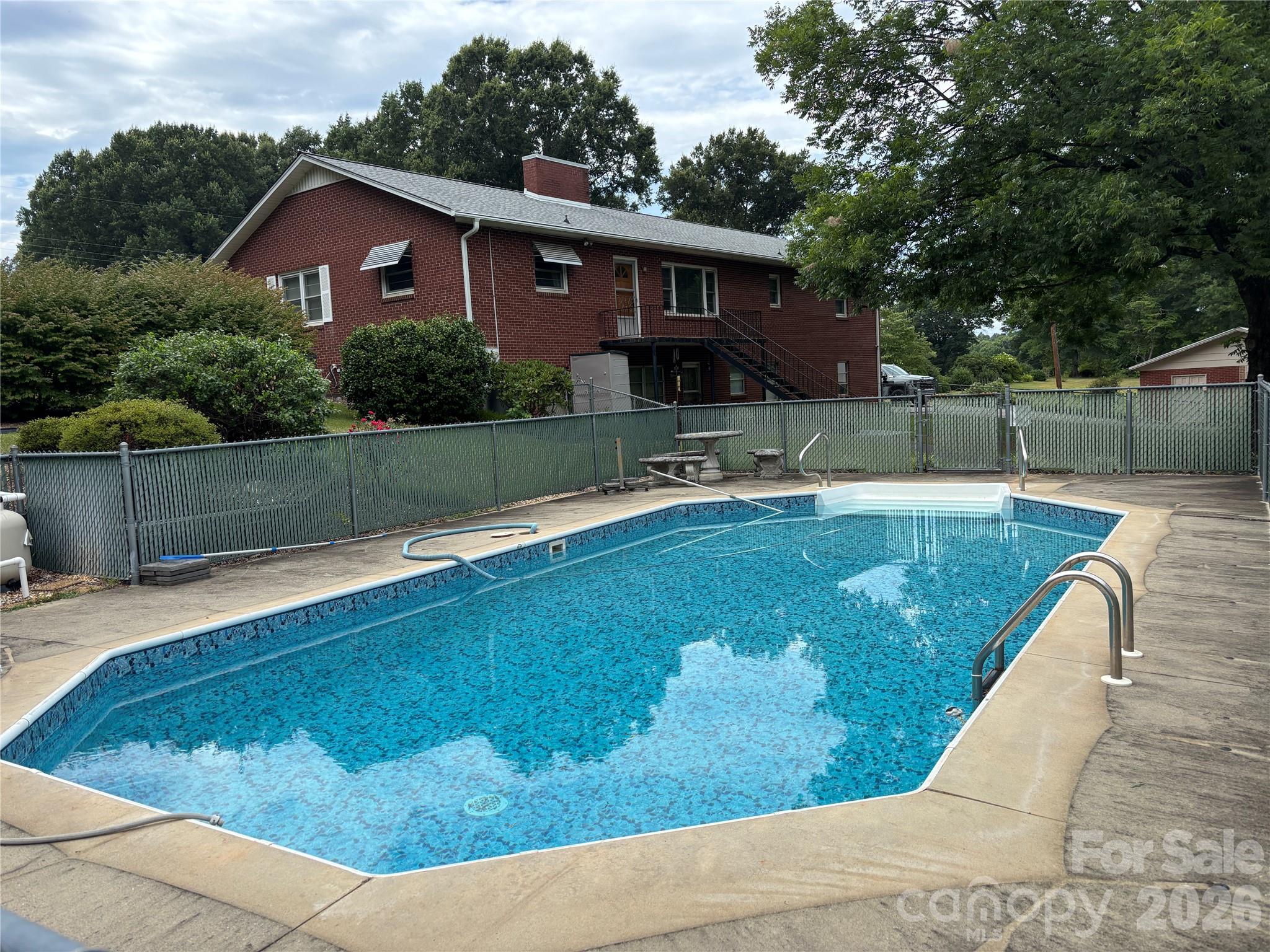 390 Airport Road Property Photo 12