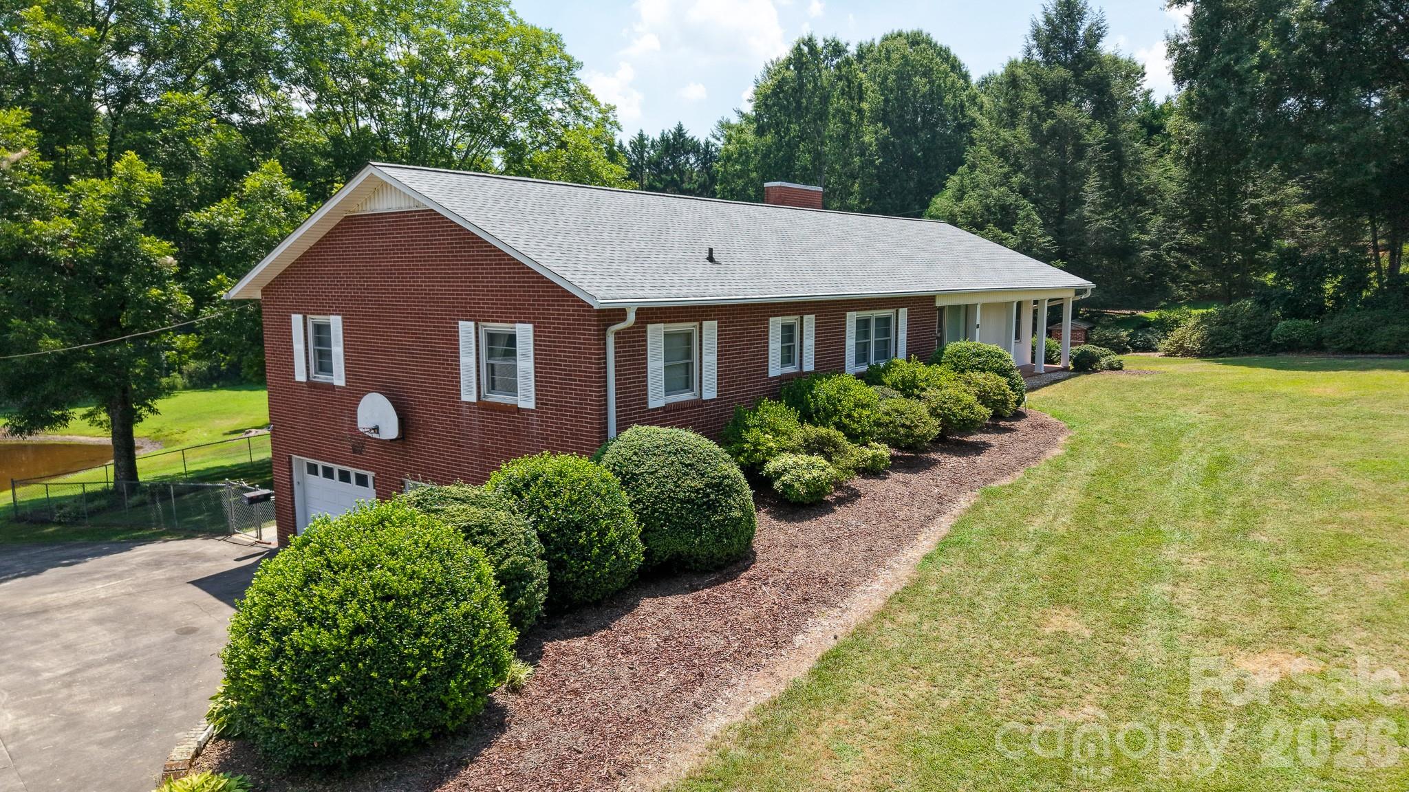 390 Airport Road Property Photo 15