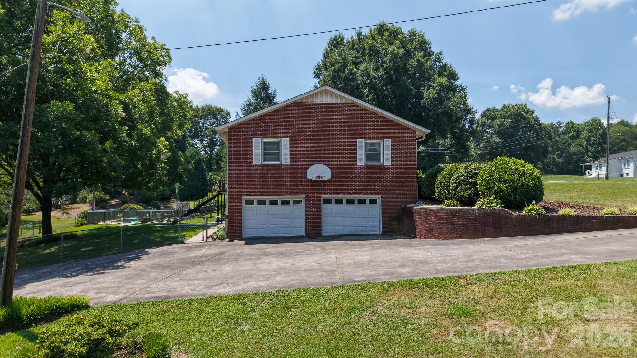 390 Airport Road Property Photo 20