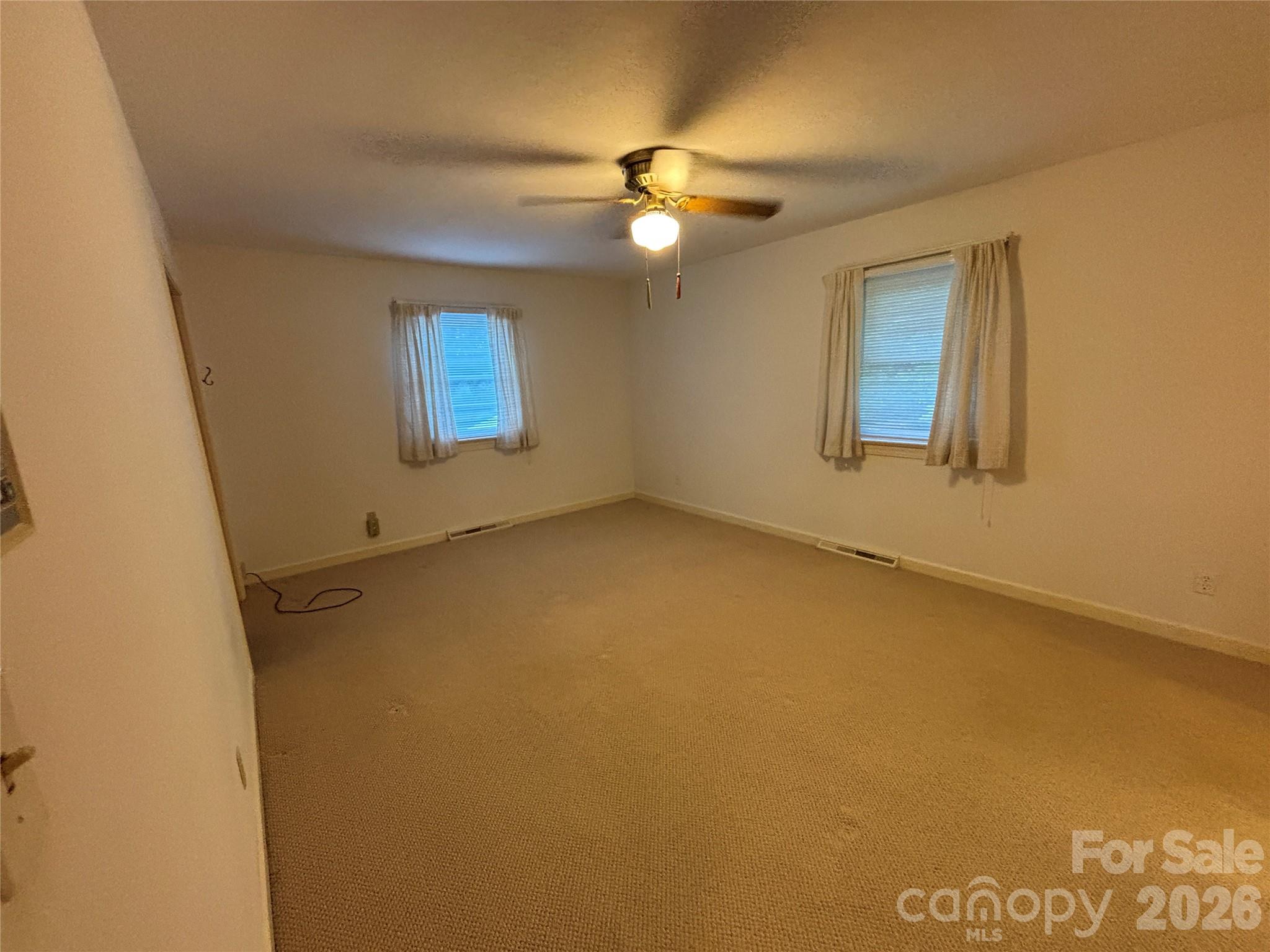 390 Airport Road Property Photo 28