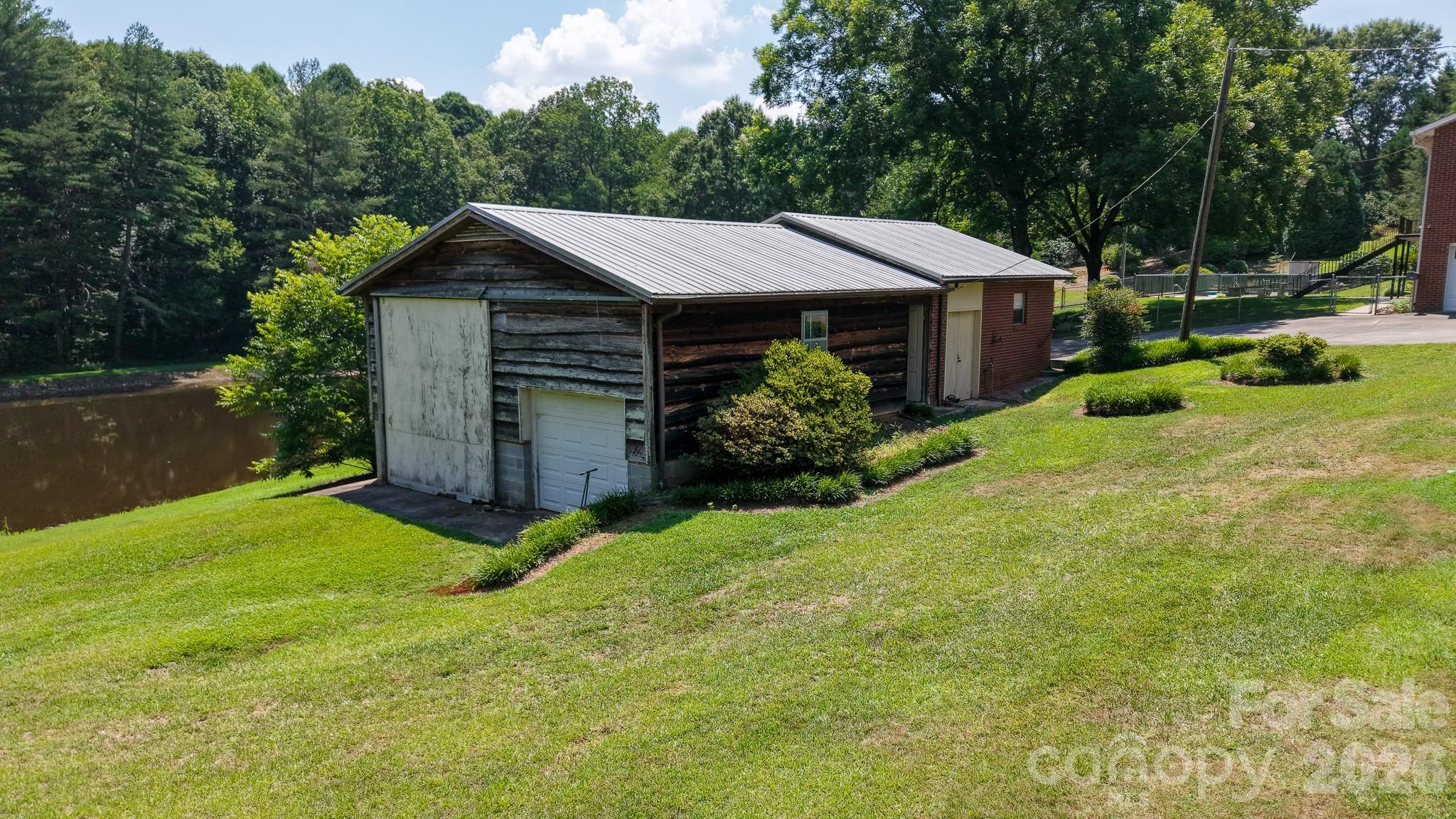 390 Airport Road Property Photo 37