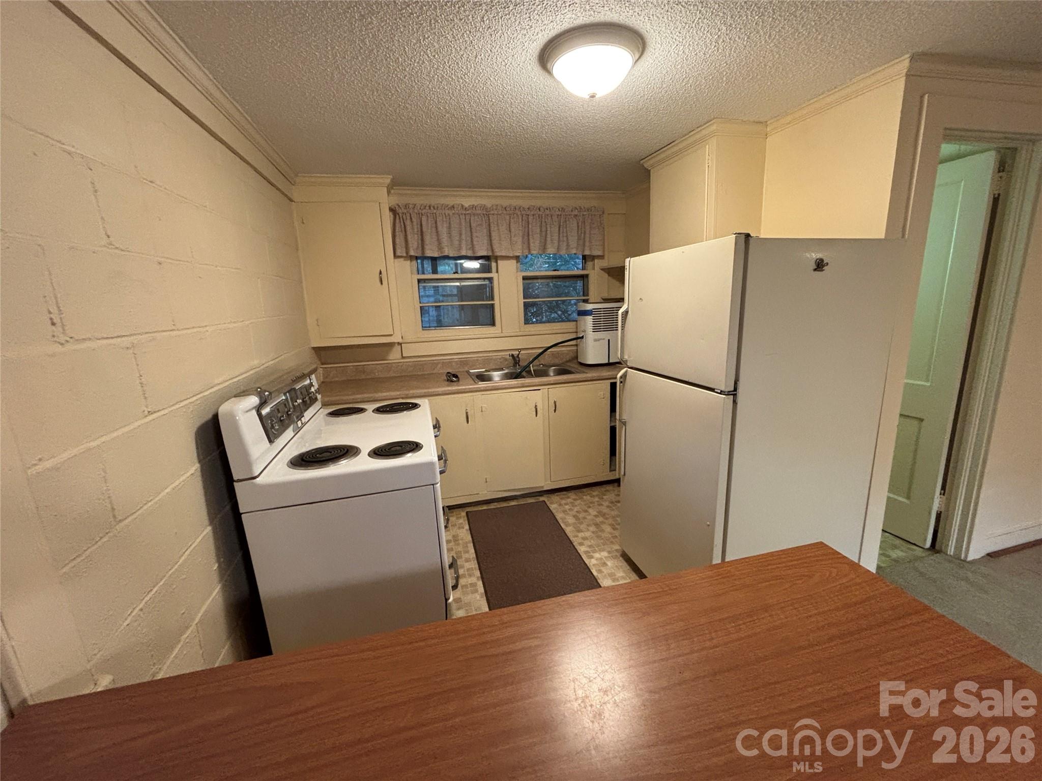 390 Airport Road Property Photo 42