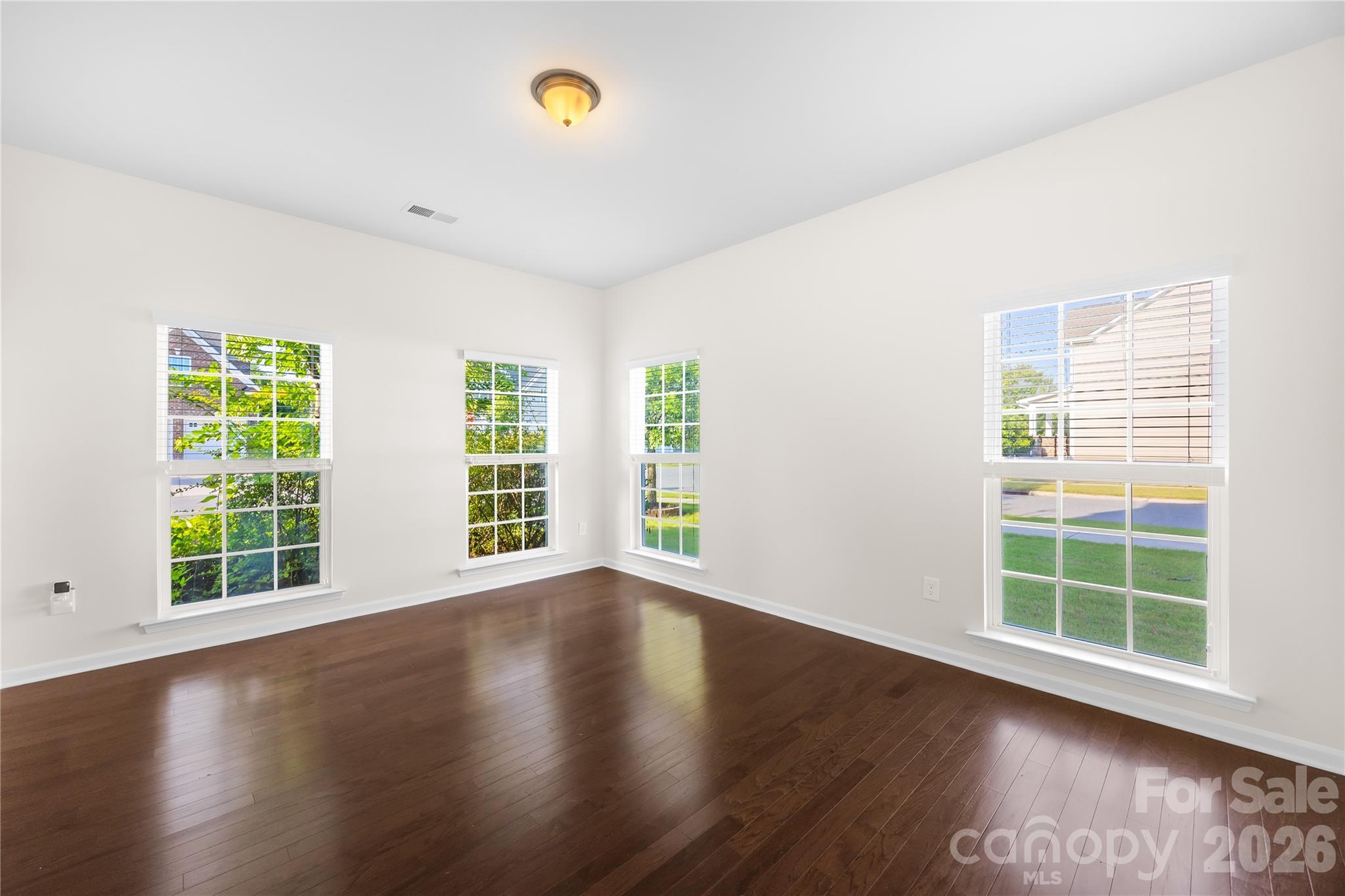 8862 Amazing Court Property Photo 7