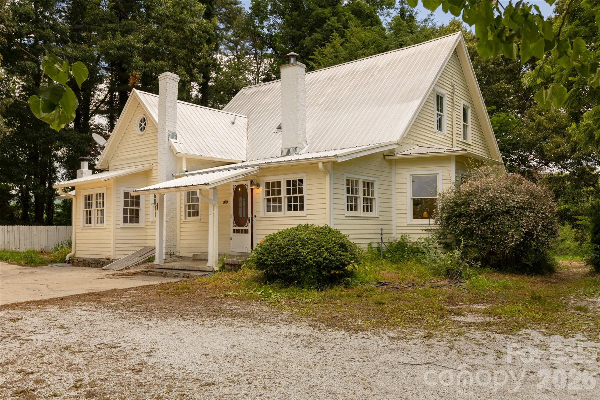 100 Cannon Drive Property Photo 3