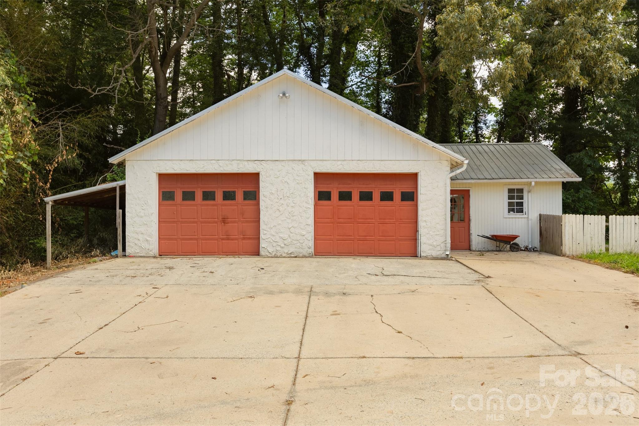 100 Cannon Drive Property Photo 6