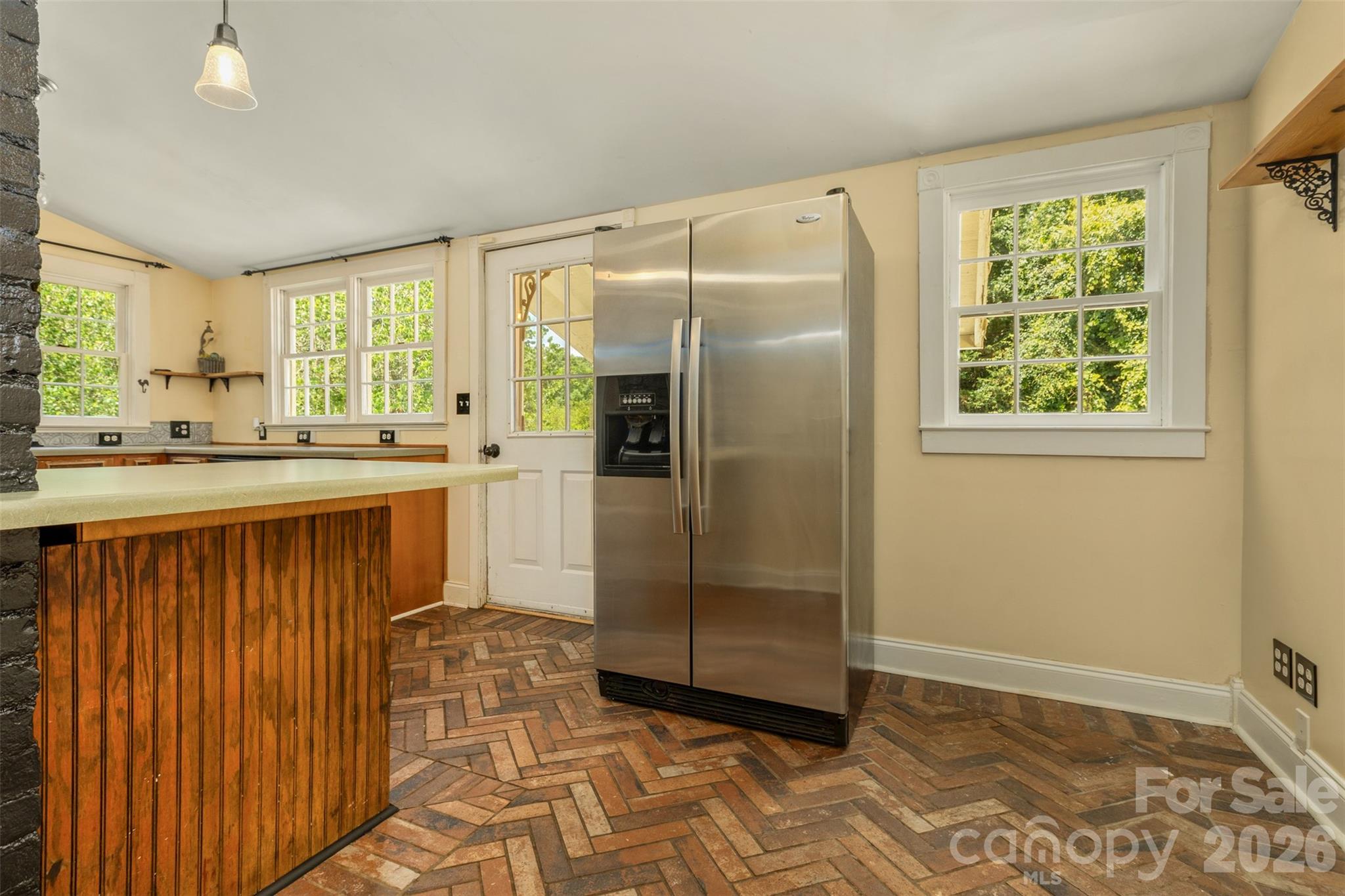 100 Cannon Drive Property Photo 9