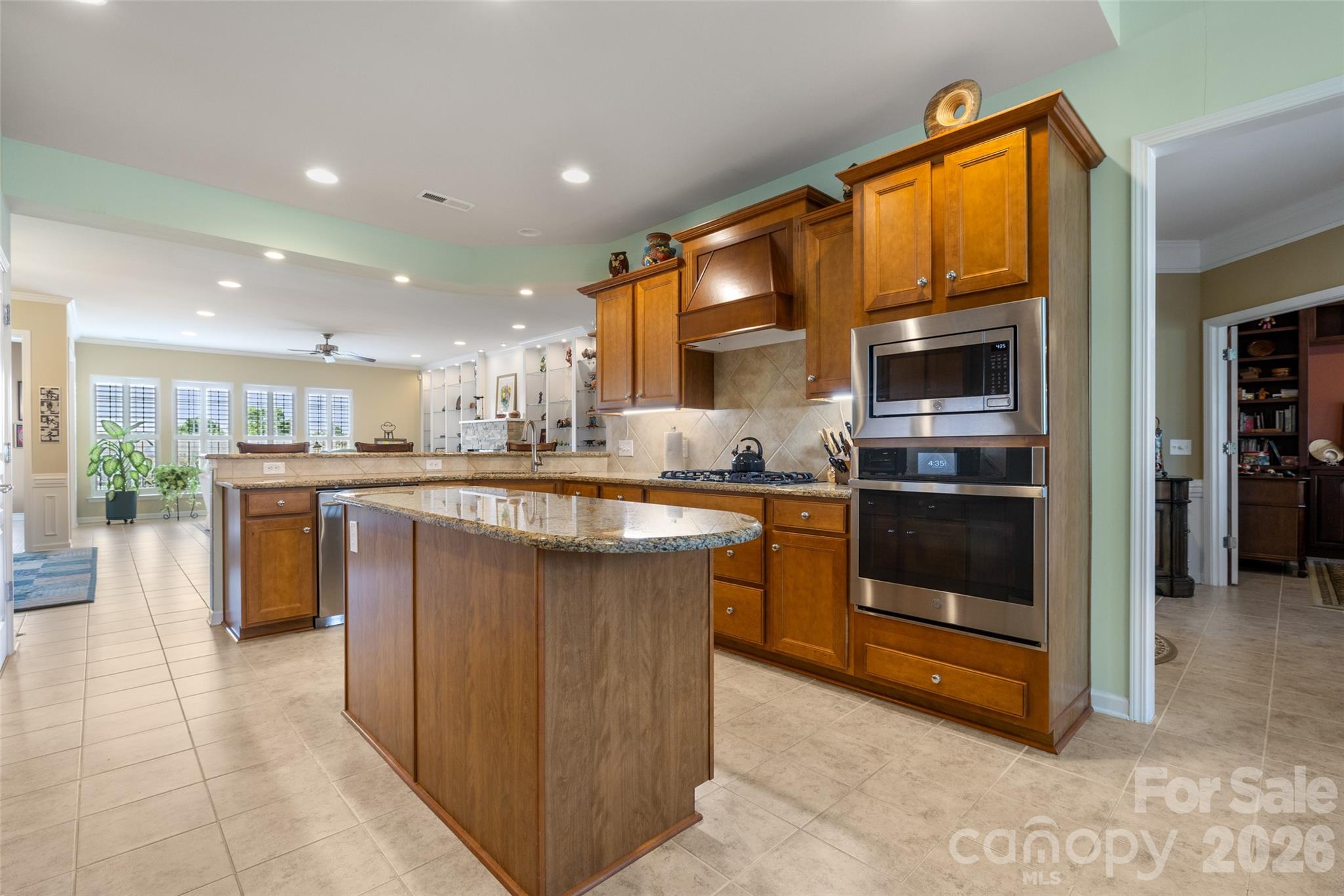 5010 Olympic Court Property Photo 9