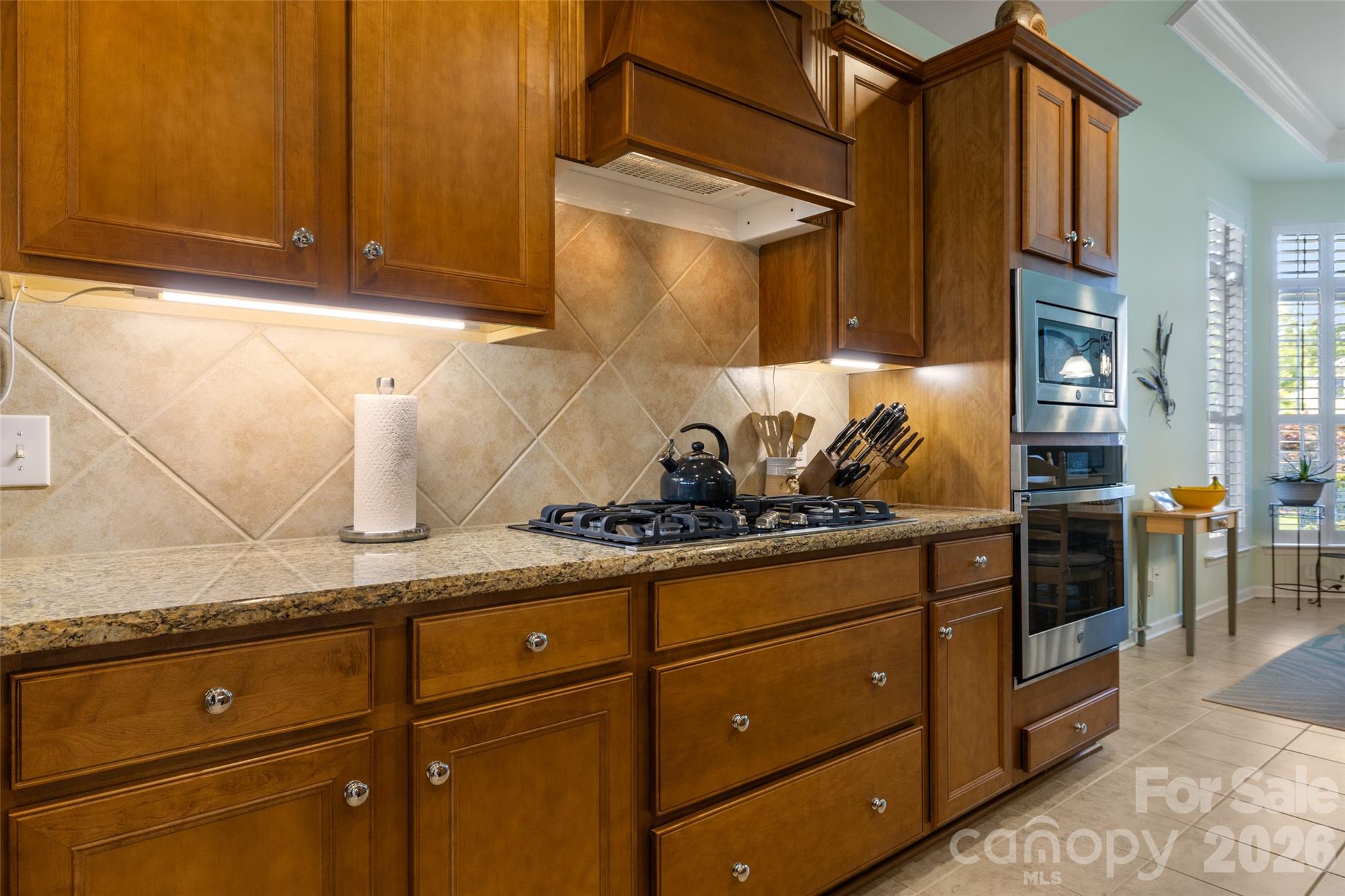 5010 Olympic Court Property Photo 11