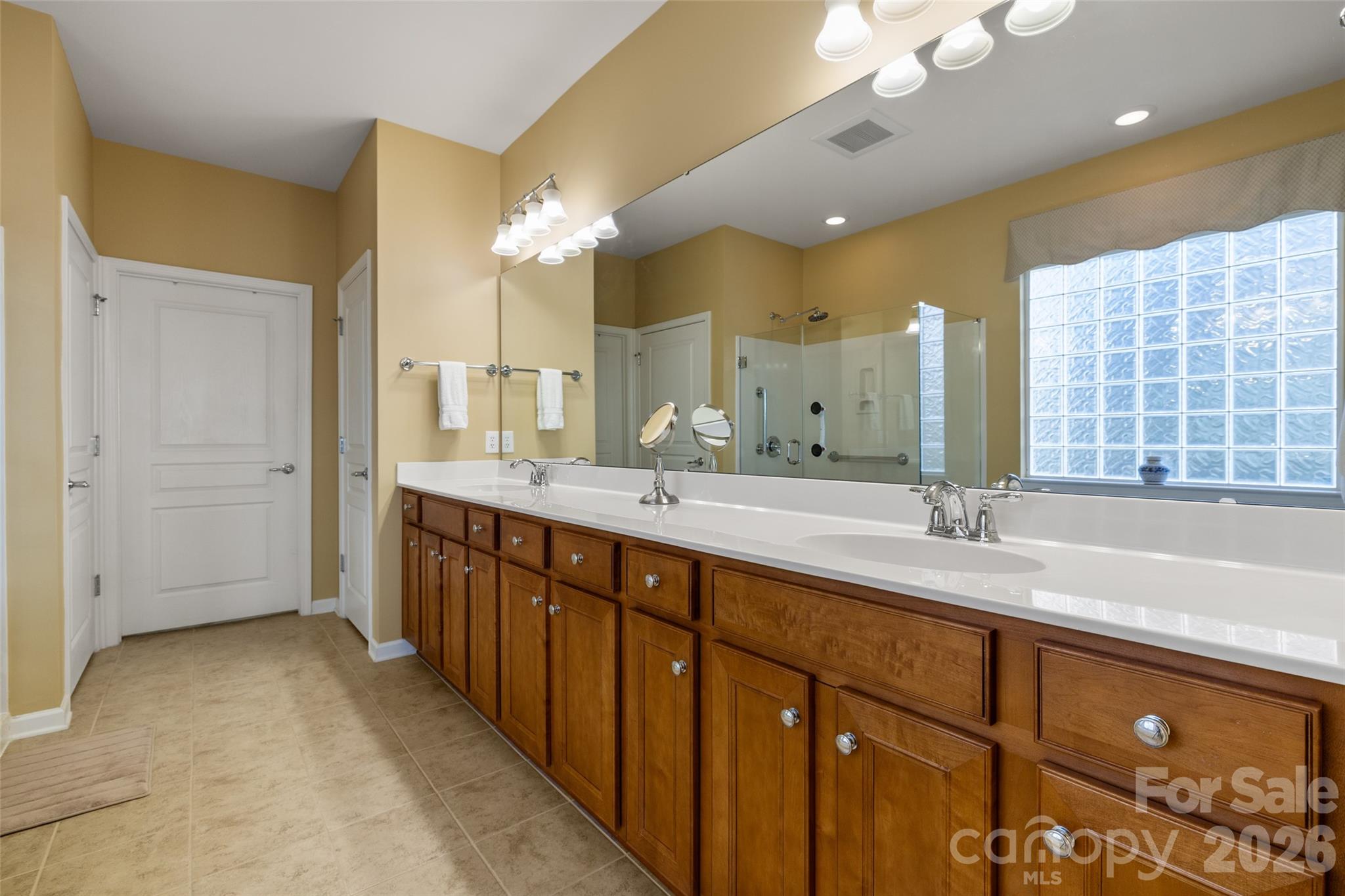 5010 Olympic Court Property Photo 21