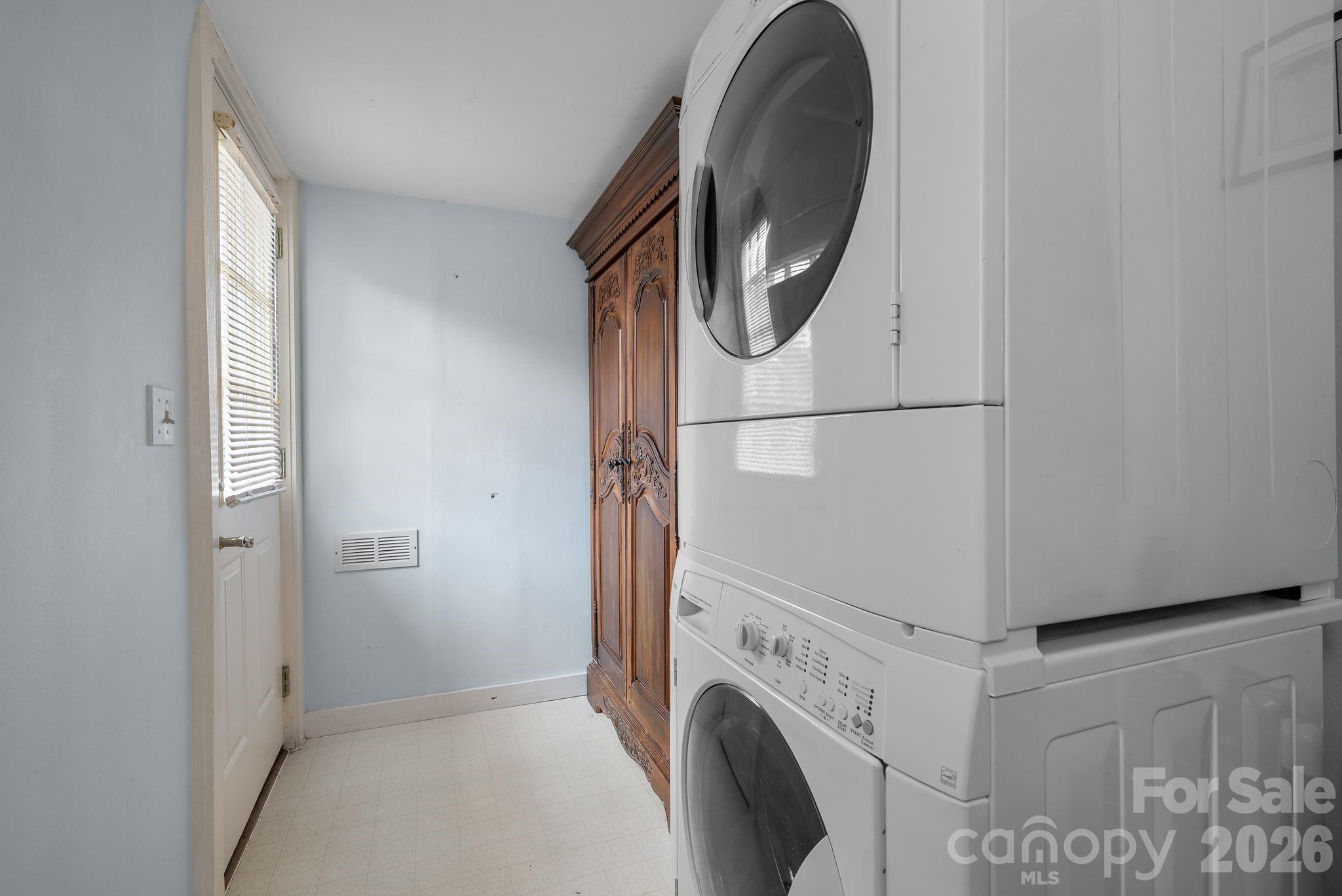 60 Annandale Avenue Property Photo 22