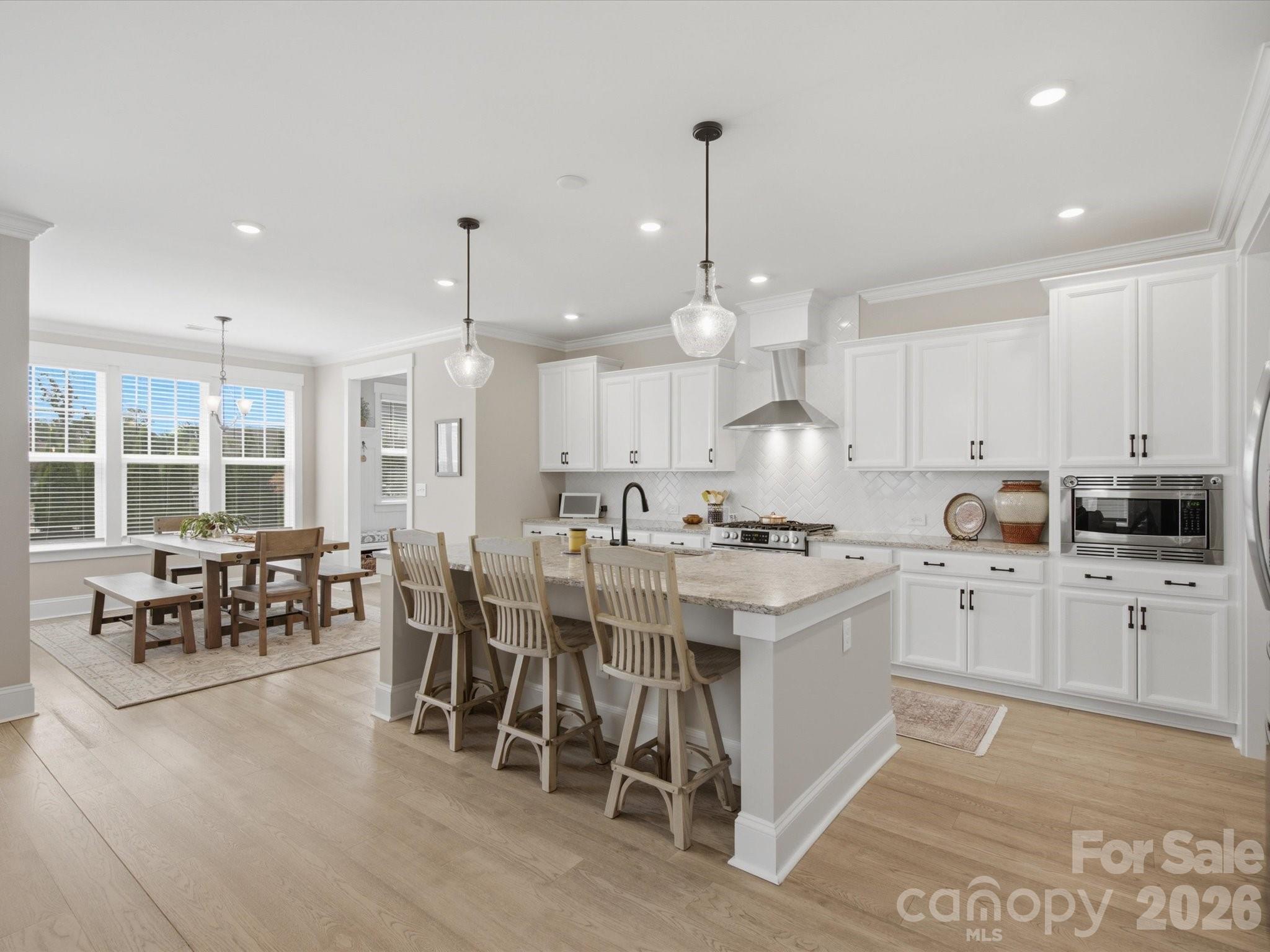 364 Luray Way Property Photo 3