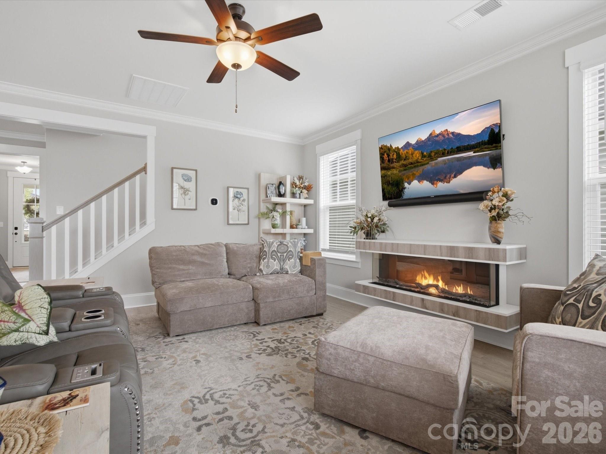 364 Luray Way Property Photo 10