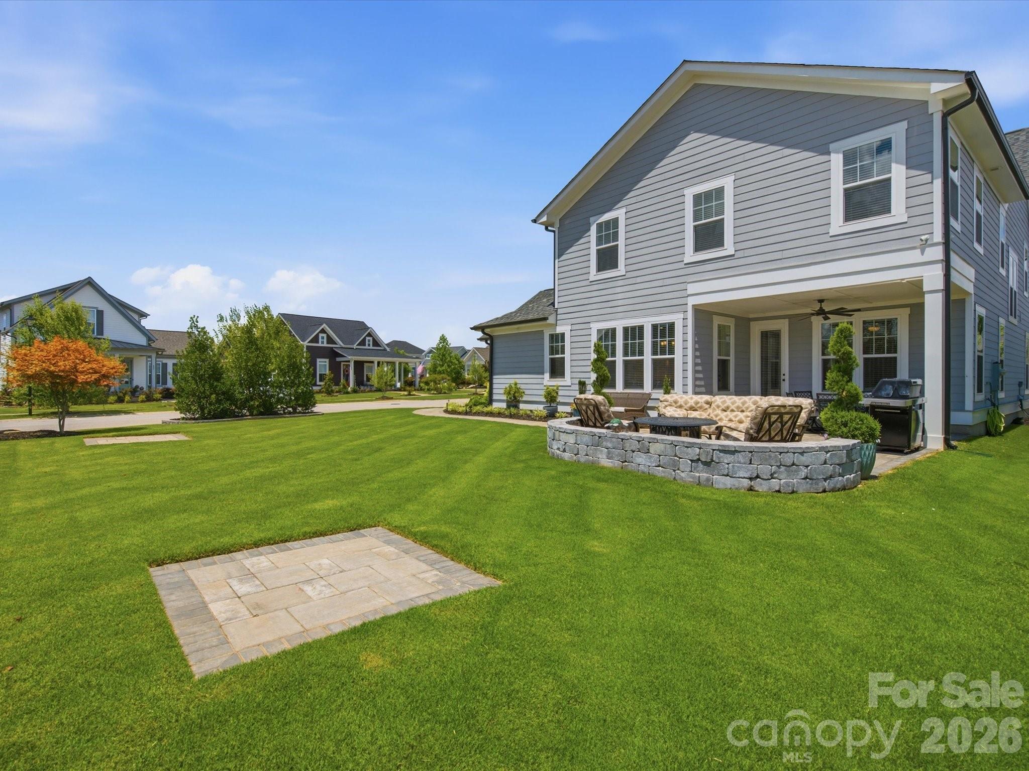 364 Luray Way Property Photo 35