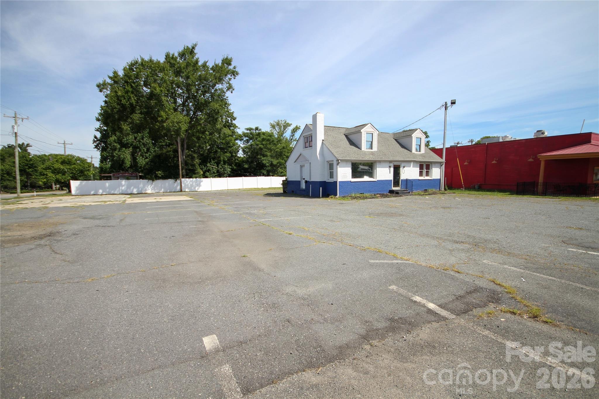 1909 Cherry Road Property Photo 1