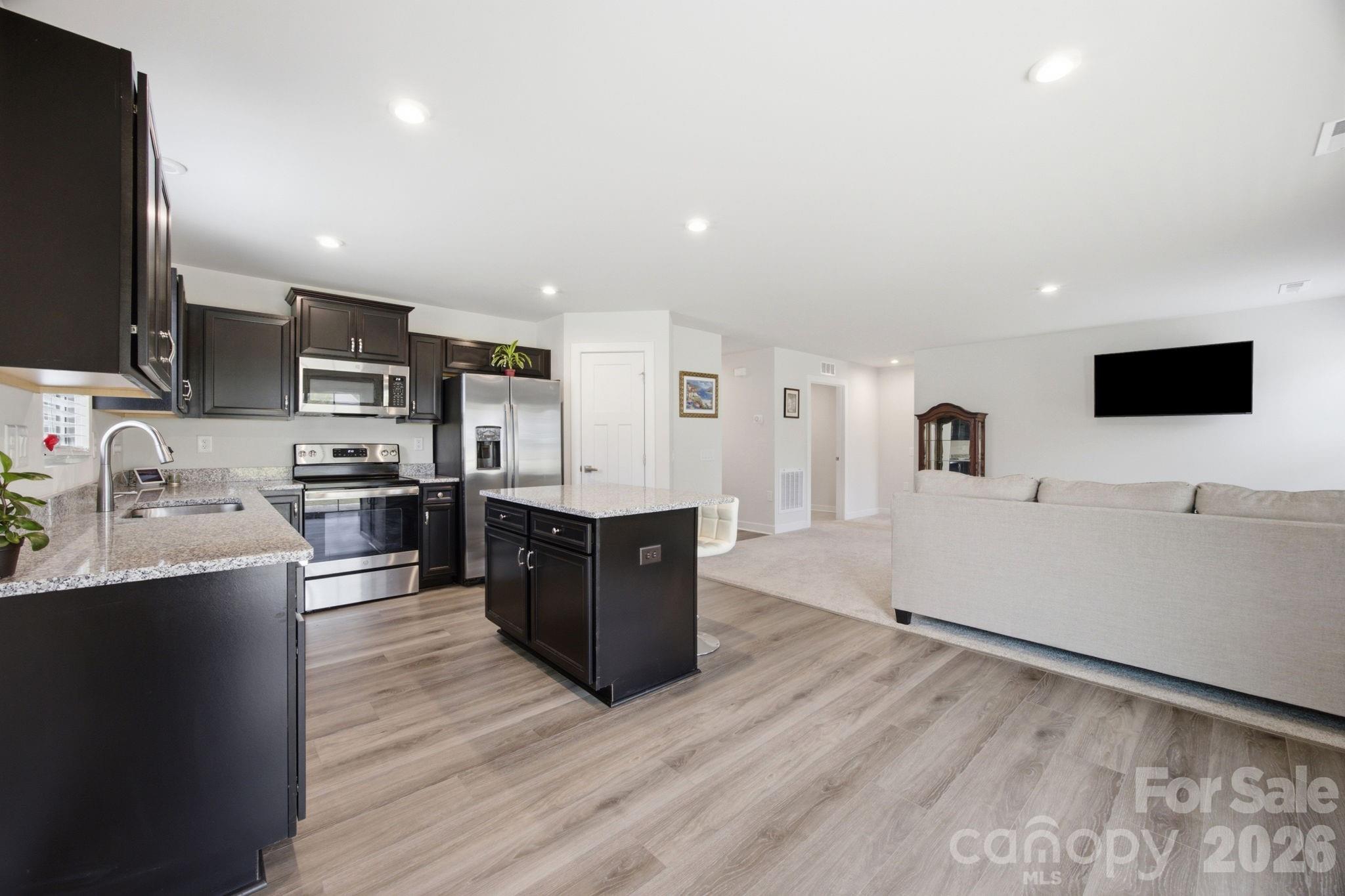621 Grandiflora Avenue Property Photo 1