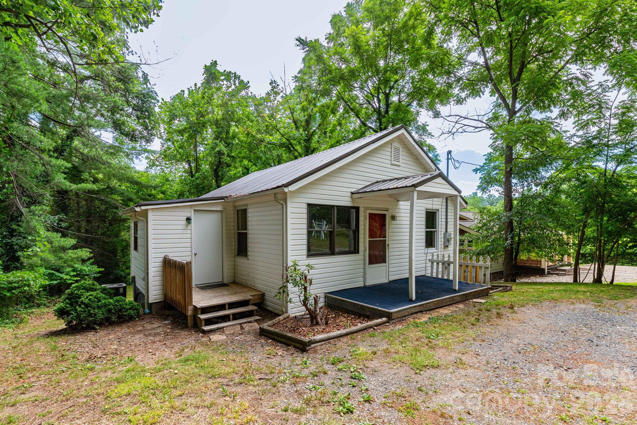 129 Shelburne Road Property Photo 3