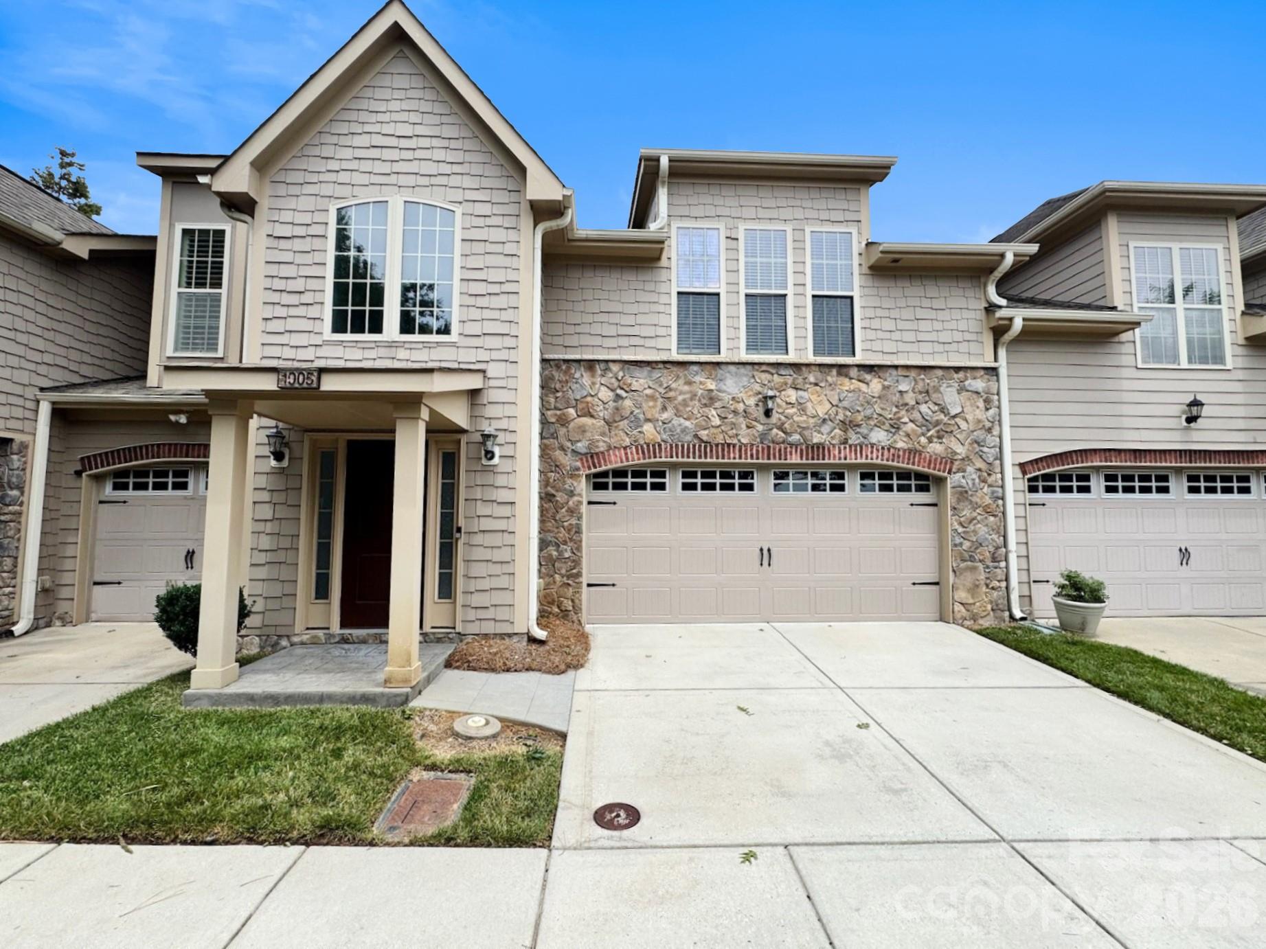 1005 Stuarts Landing Drive Property Photo 1
