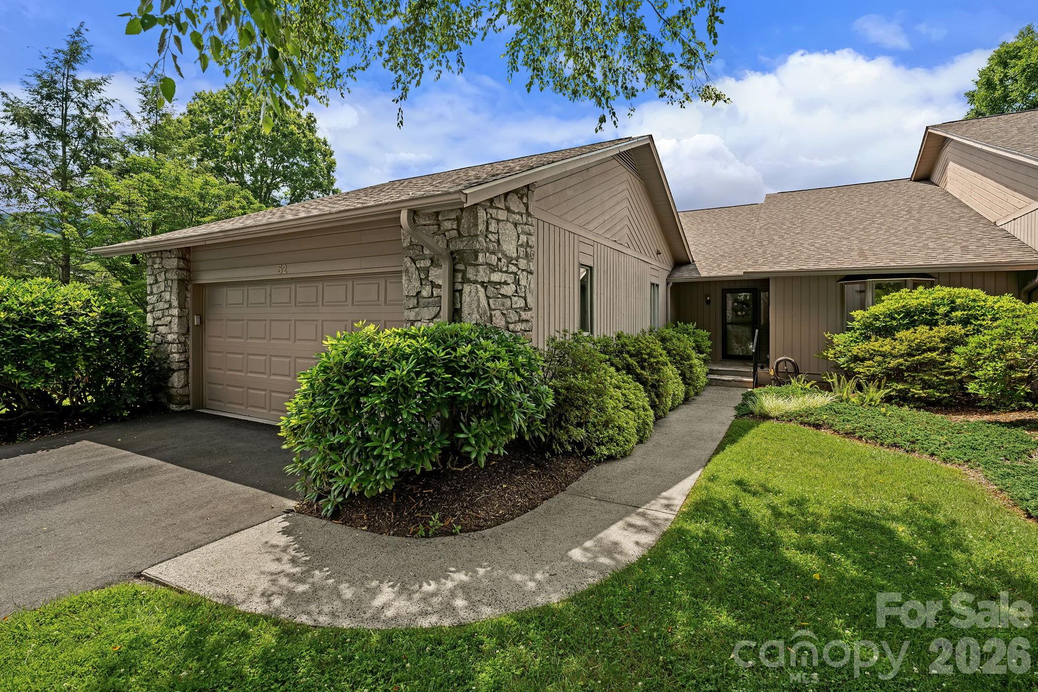 52 Clubside Drive Property Photo 1