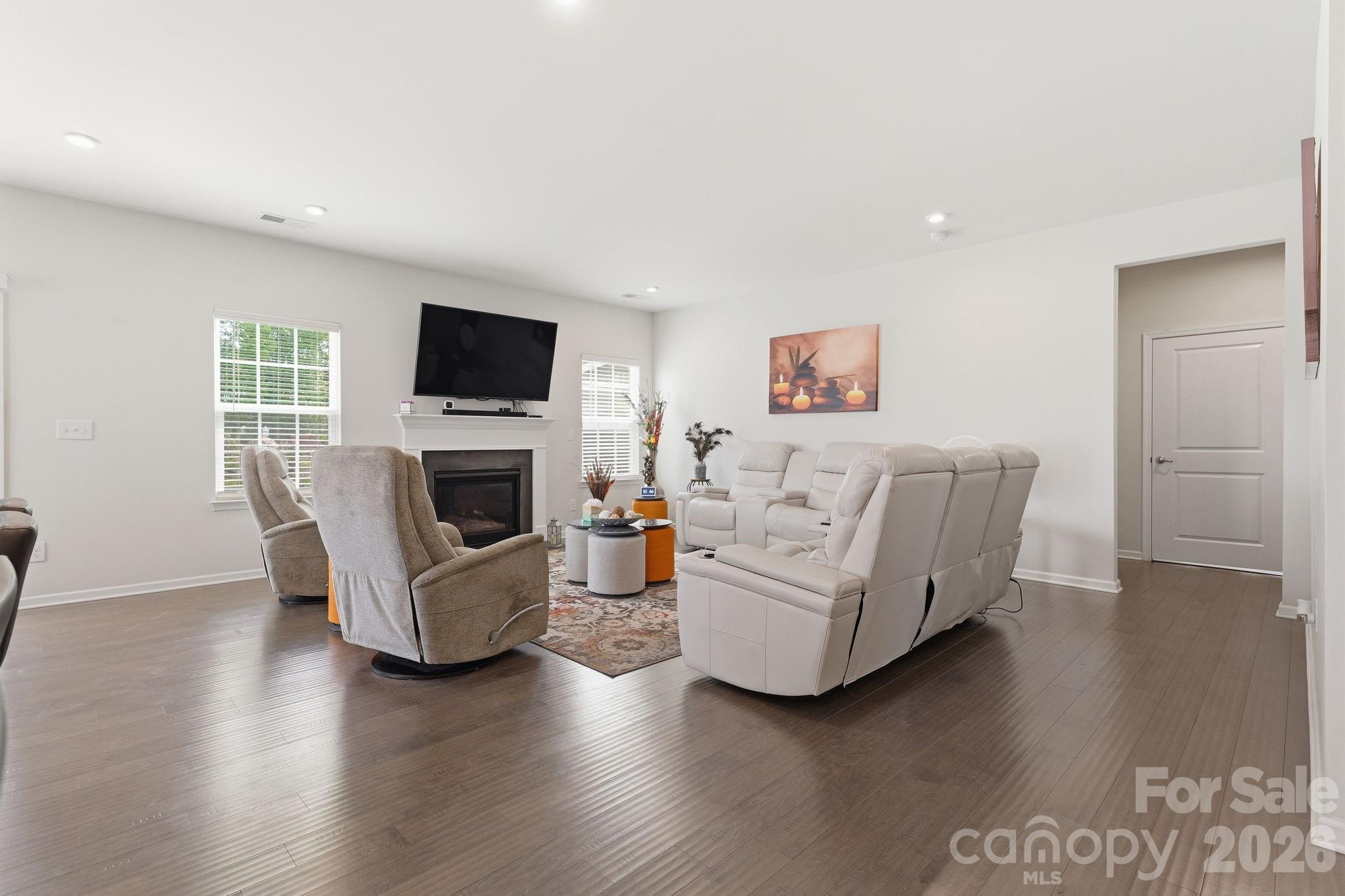 1848 Scarbrough Circle Property Photo 7