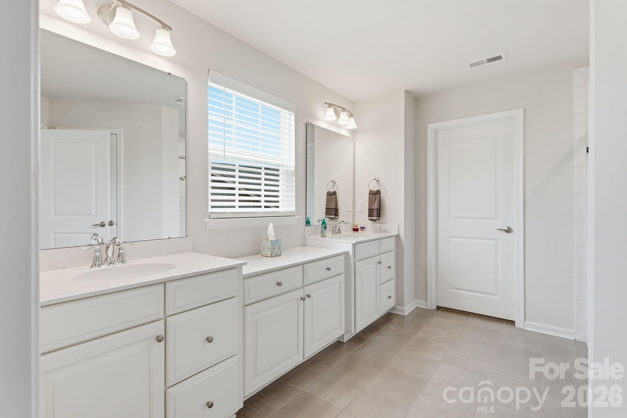 1848 Scarbrough Circle Property Photo 13