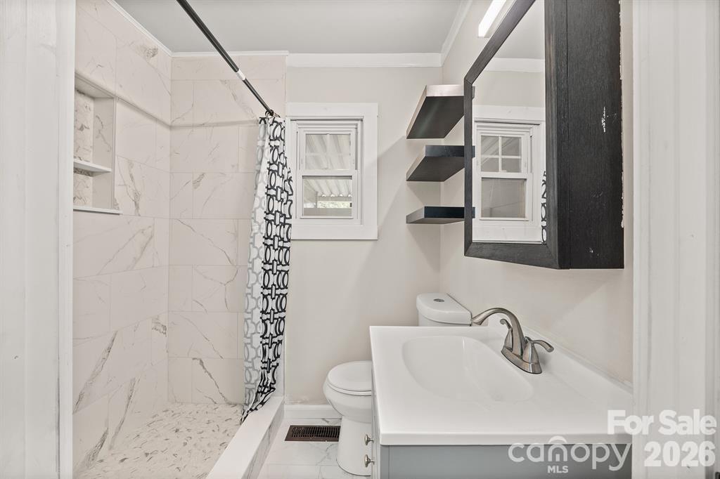 215 Keels Avenue Property Photo 10