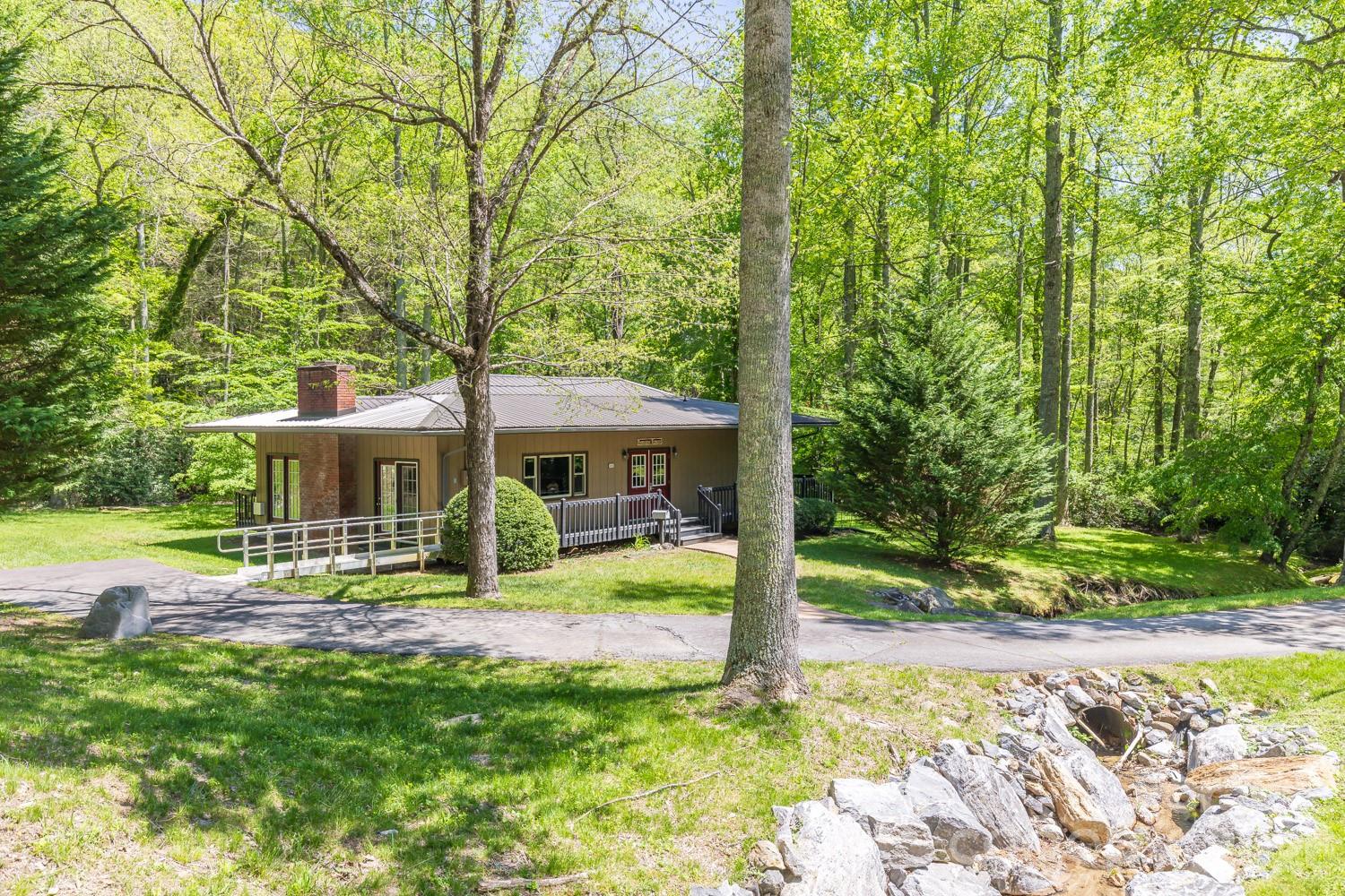 9999 Fairview Forest Drive Property Photo 16