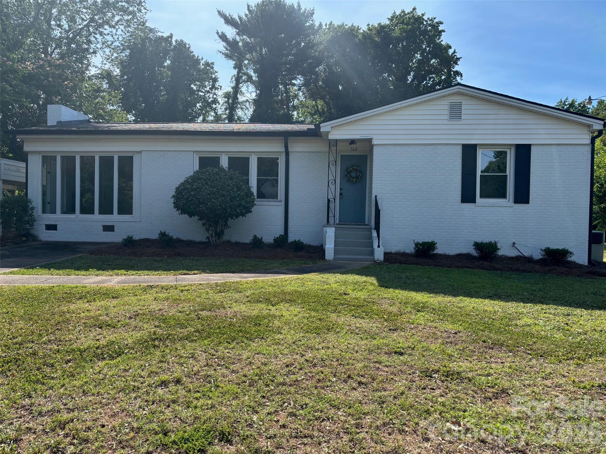 168 Collins Avenue Property Photo 1