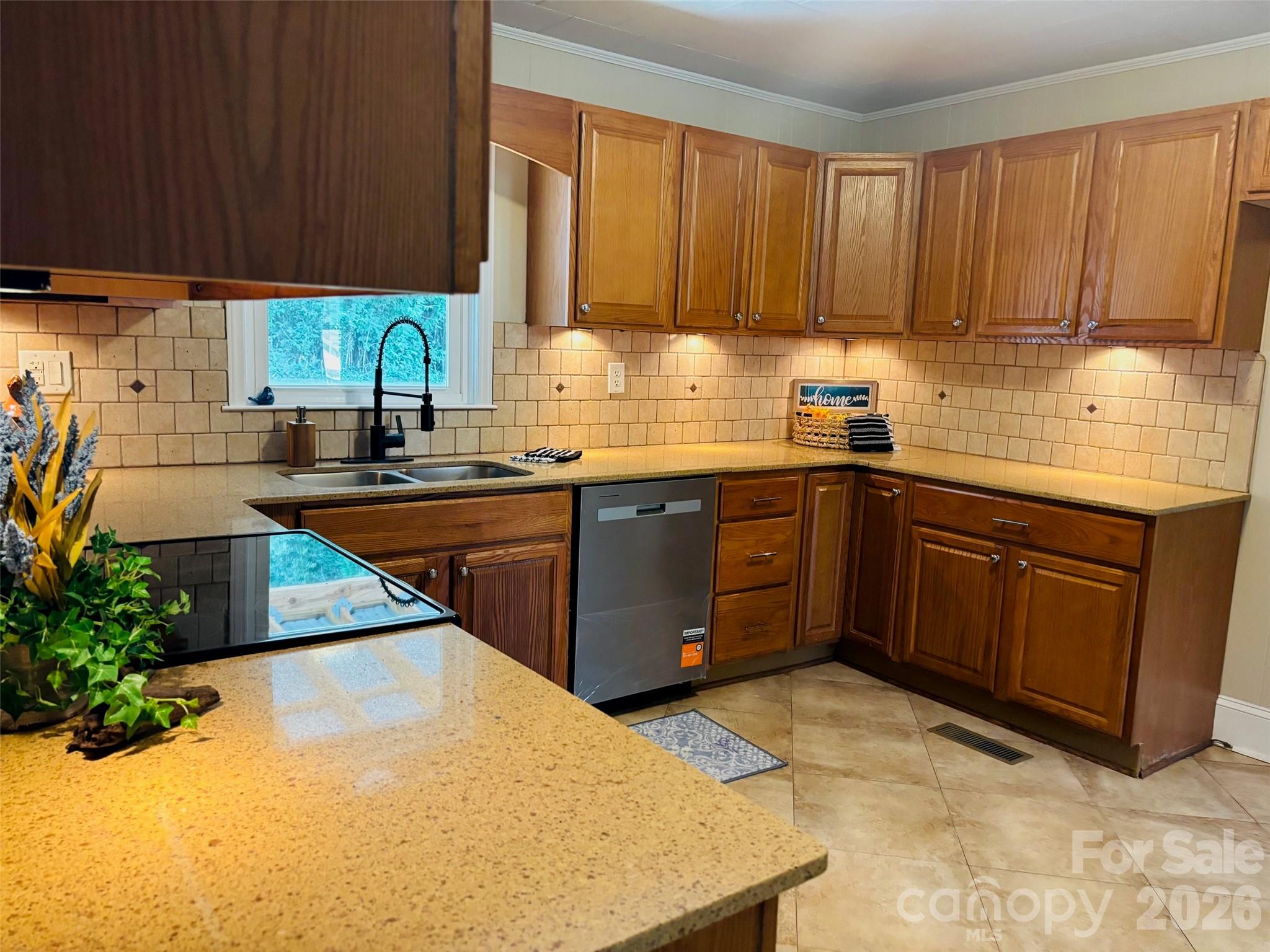 168 Collins Avenue Property Photo 11