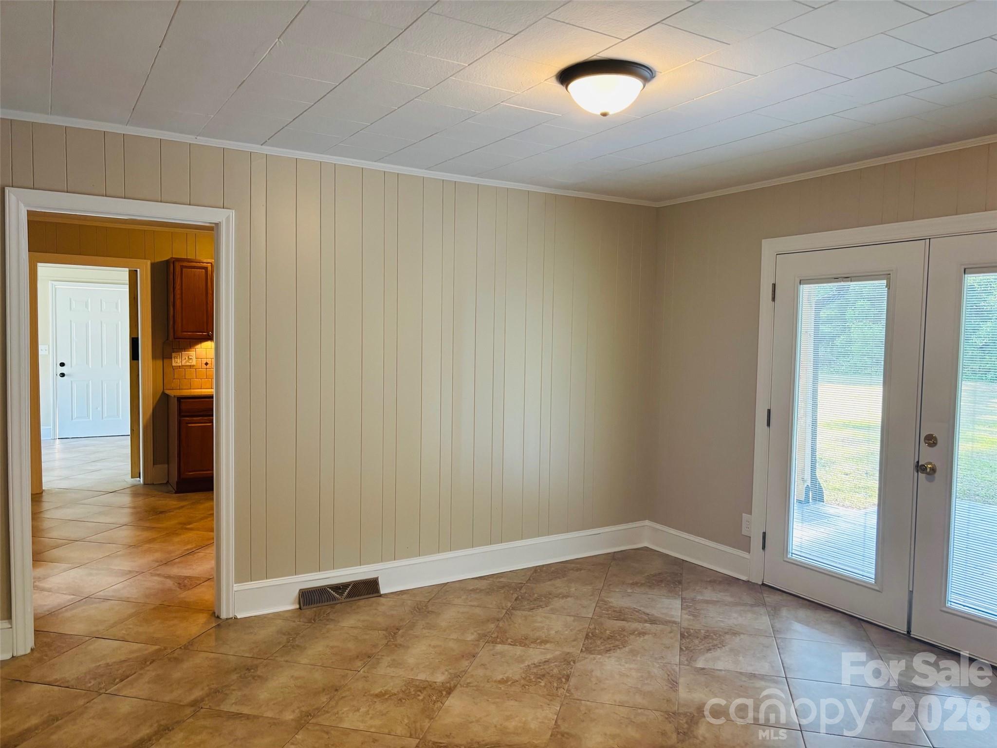 168 Collins Avenue Property Photo 12
