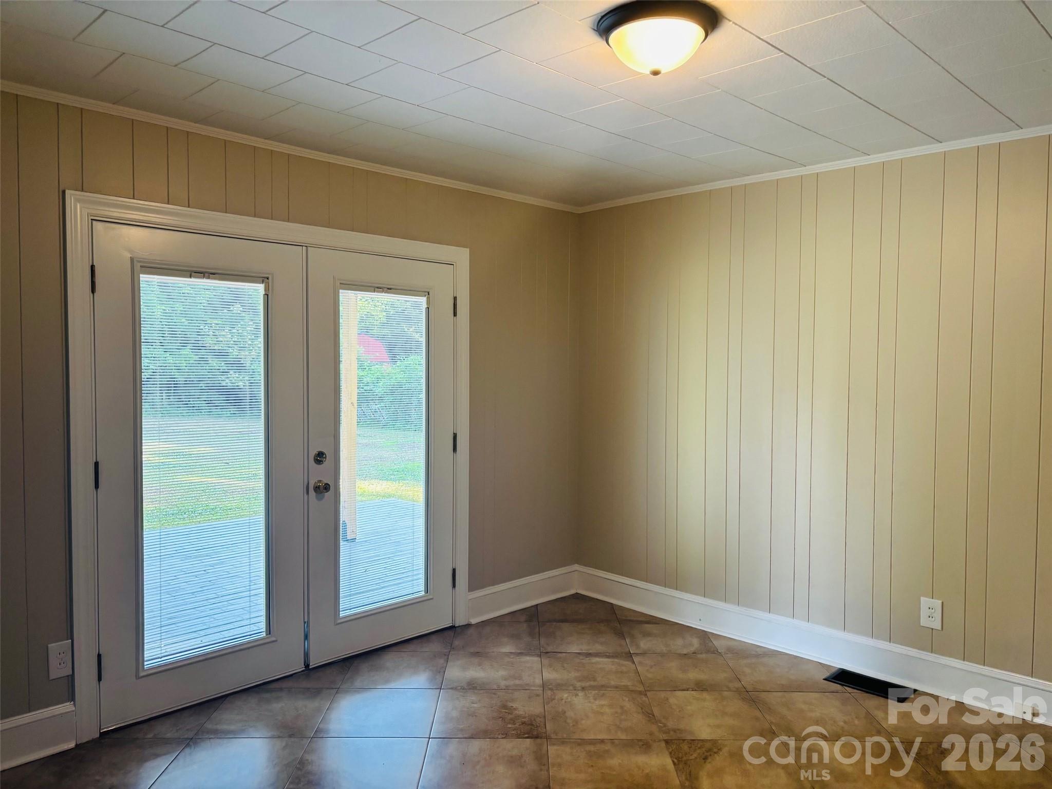 168 Collins Avenue Property Photo 13