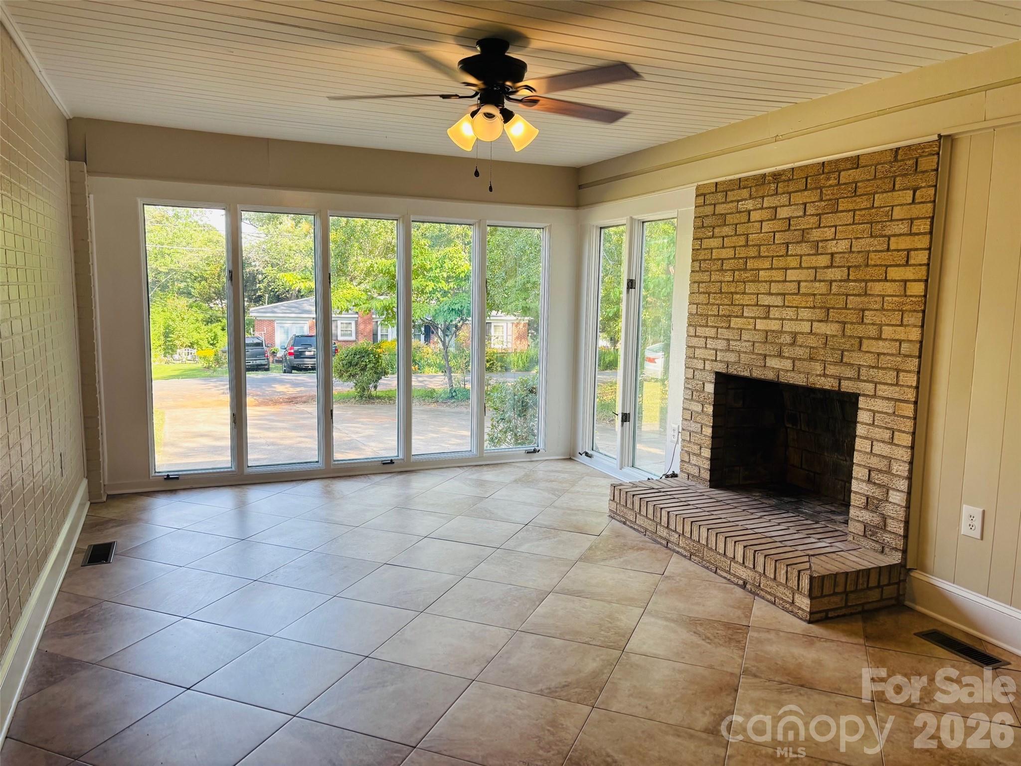 168 Collins Avenue Property Photo 14