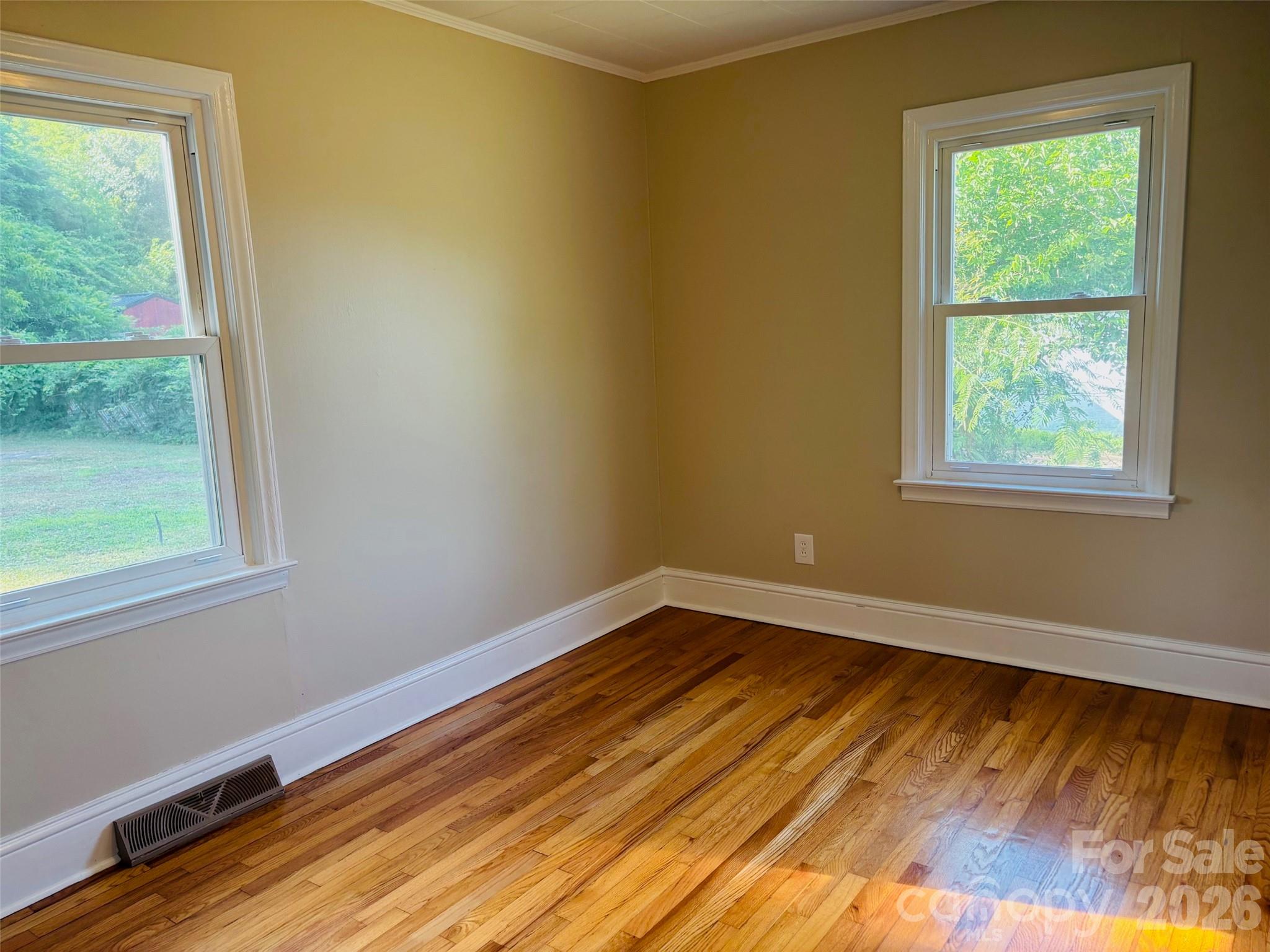 168 Collins Avenue Property Photo 18