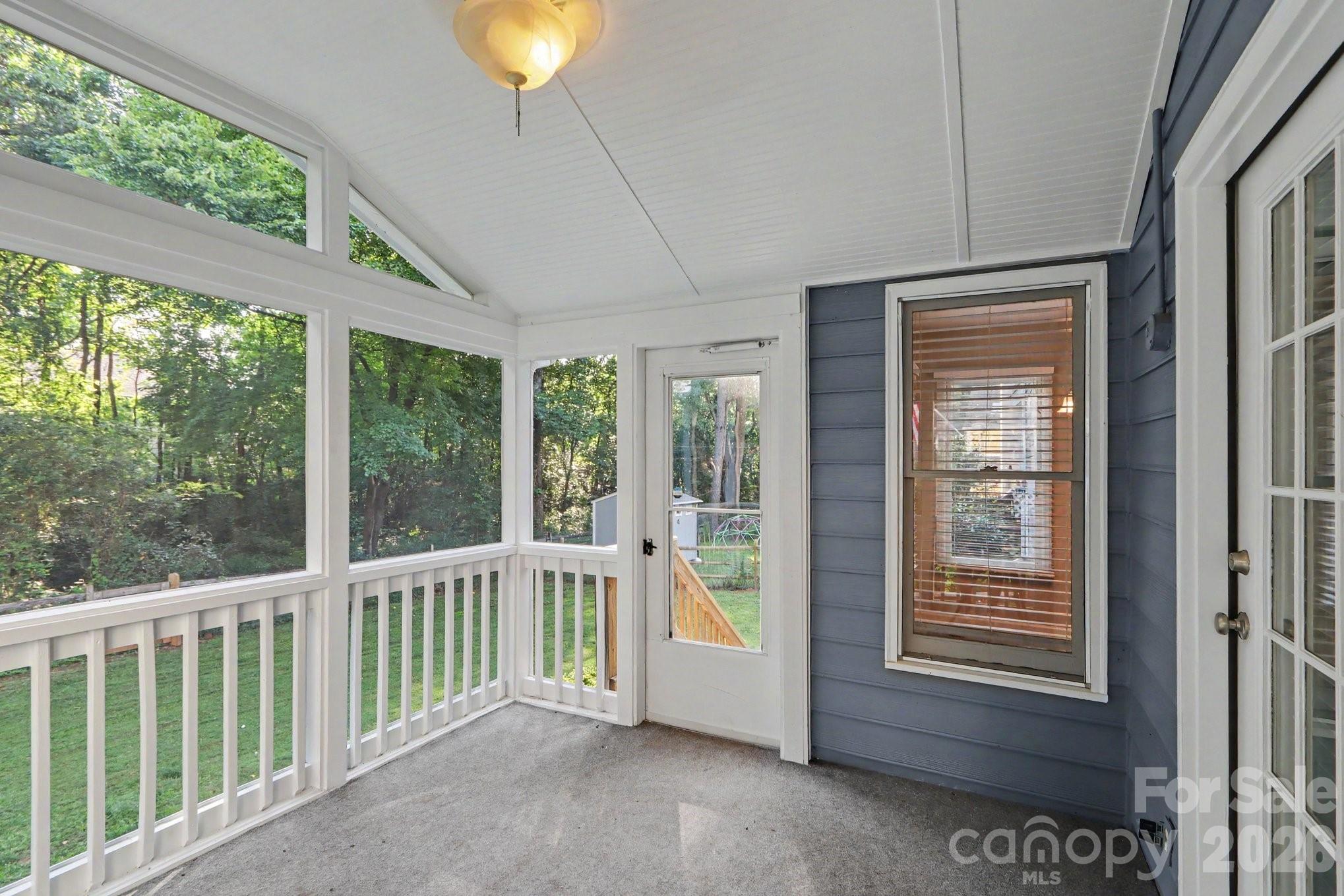 4719 Beech Crest Place Property Photo 3