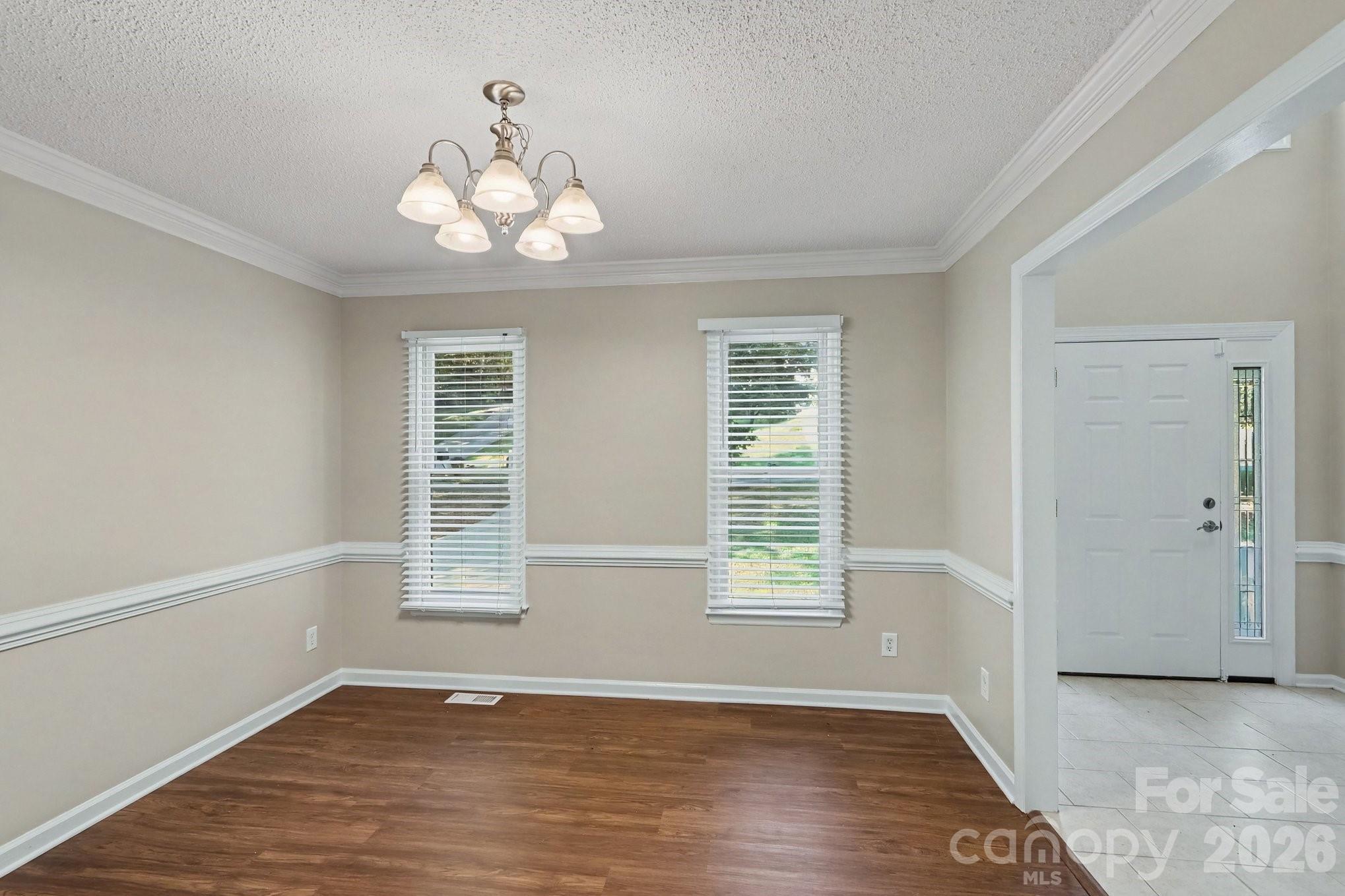 4719 Beech Crest Place Property Photo 6