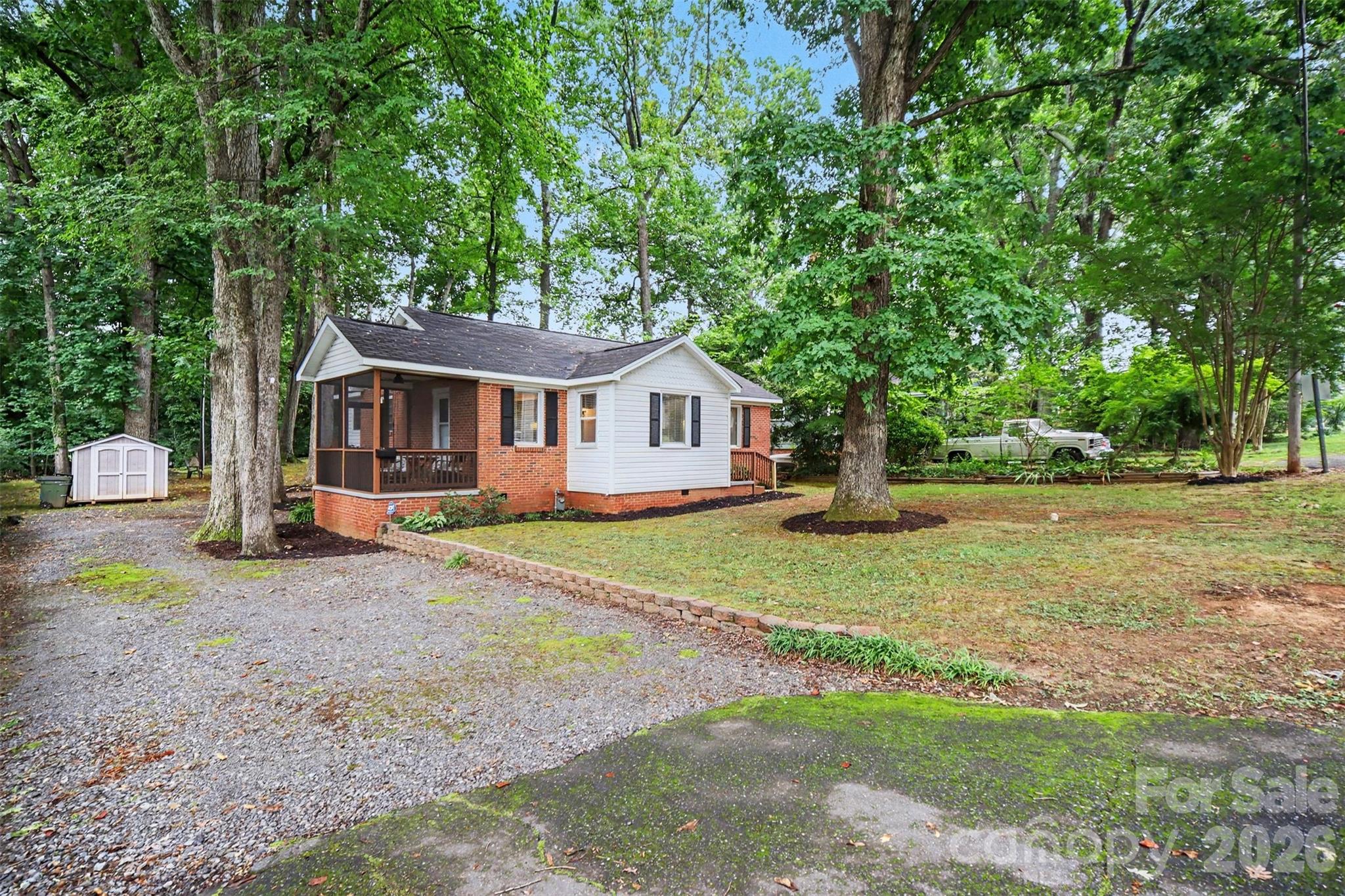 406 Nims Street Property Photo 6