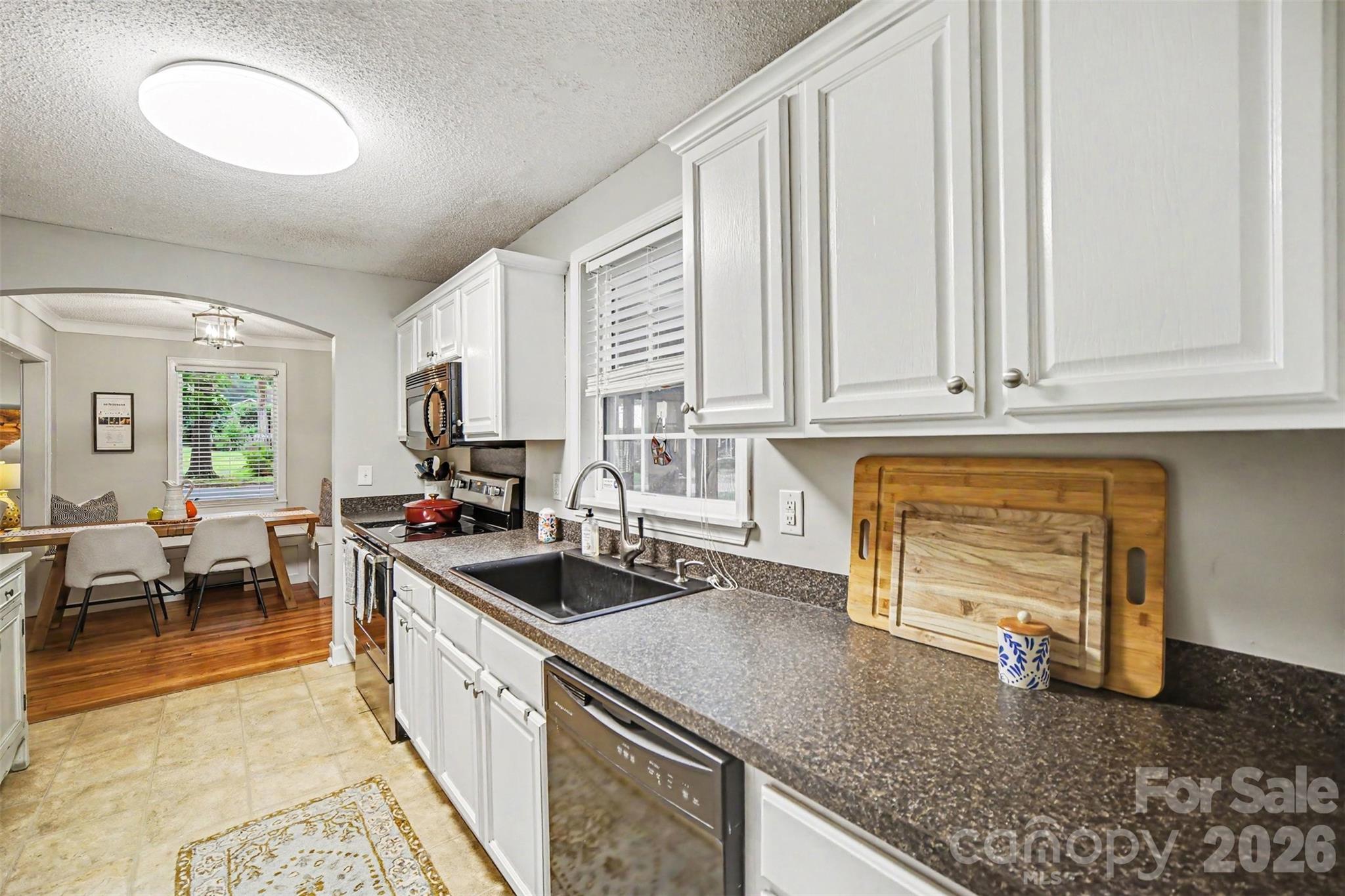 406 Nims Street Property Photo 10