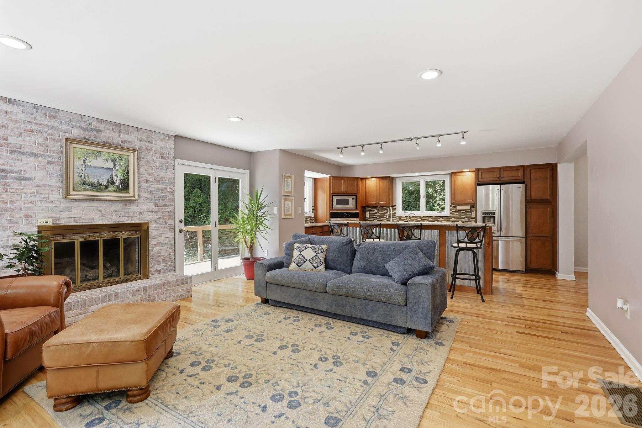 202 Riva Ridge Drive Property Photo 3